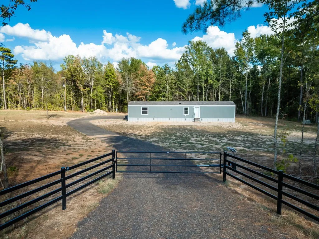 Manufactured Home For Sale in Cass County , 7752 FM 2888, Naples, Texas 75568, 3 Bedroom, 2 Bathroom, Garage spaces, 1,302 Sqft, built in 2023, mls#21389976, Real Estate Agent in Naples, Homes For Sale in Cass county, Homes For Sale in Naples, Realtor in Naples Texas, Real Estate Brokerage Independent Realty Texas, Luminita Cordes Realtor