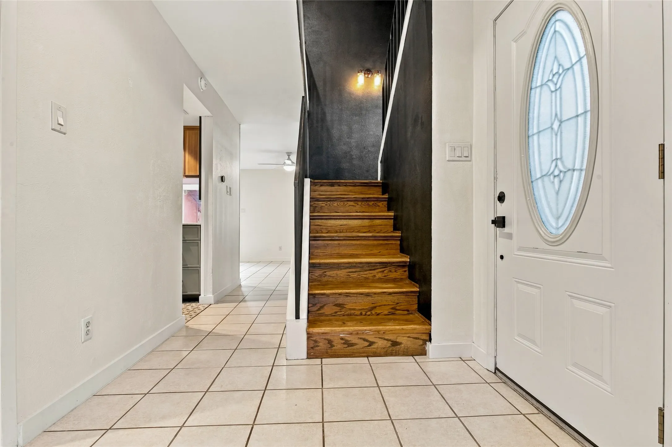 Condominium For Sale in Dallas County , 7125 Fair Oaks Avenue 12, Dallas, Texas 75231, 2 Bedroom, 3 Bathroom, Garage spaces, 1,427 Sqft, built in 1974, mls#21390376, Real Estate Agent in Dallas, Homes For Sale in Dallas county, Homes For Sale in Dallas, Realtor in Dallas Texas, Real Estate Brokerage Independent Realty Texas, Luminita Cordes Realtor
