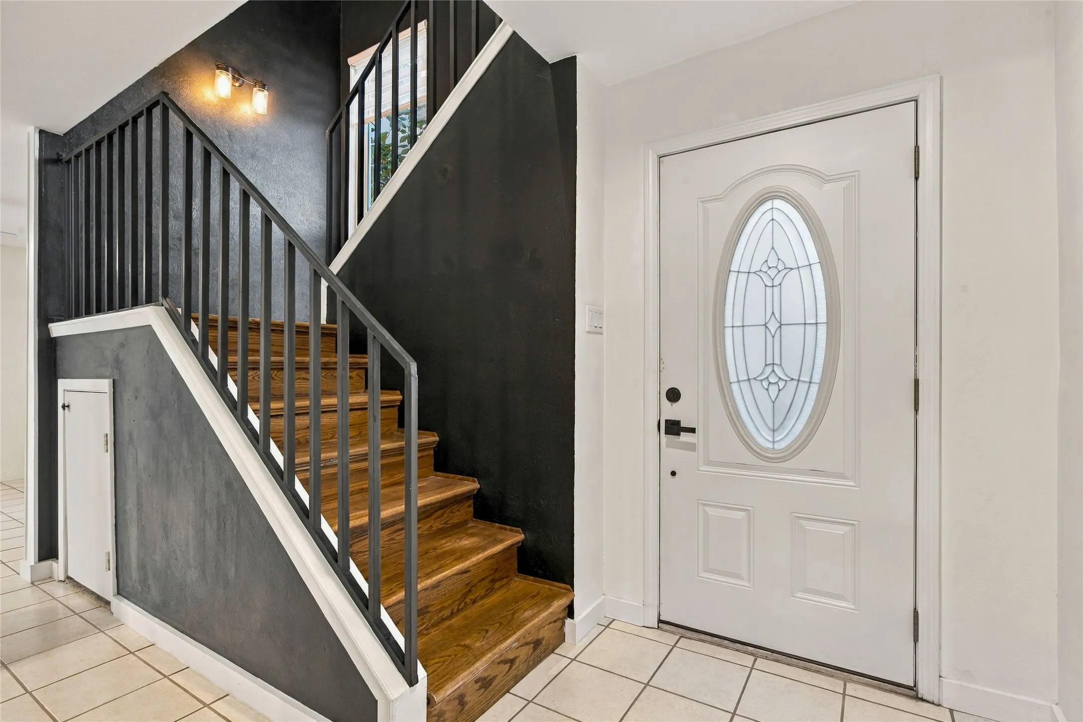 Condominium For Sale in Dallas County , 7125 Fair Oaks Avenue 12, Dallas, Texas 75231, 2 Bedroom, 3 Bathroom, Garage spaces, 1,427 Sqft, built in 1974, mls#21390376, Real Estate Agent in Dallas, Homes For Sale in Dallas county, Homes For Sale in Dallas, Realtor in Dallas Texas, Real Estate Brokerage Independent Realty Texas, Luminita Cordes Realtor