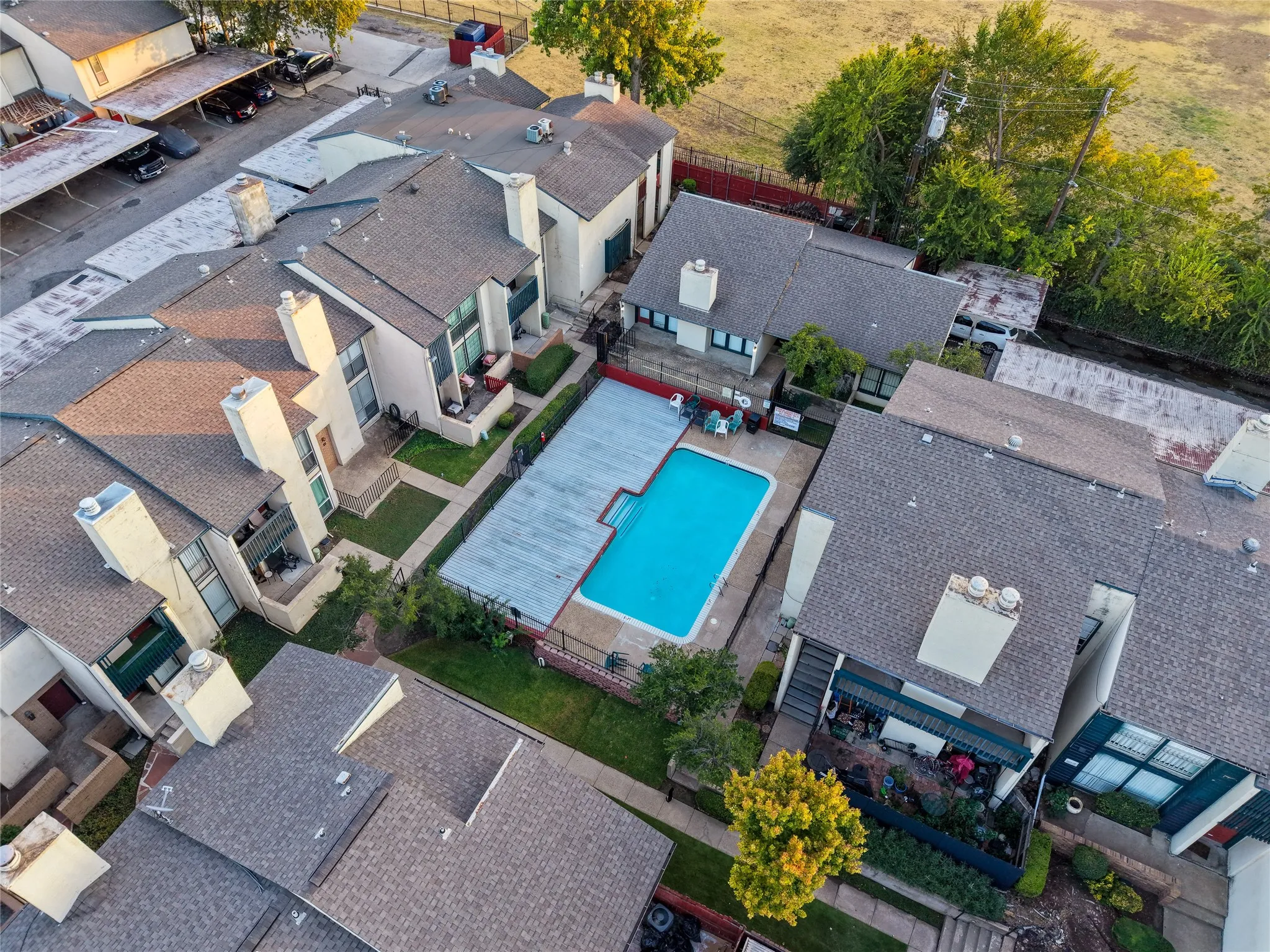 Condominium For Sale in Dallas County , 7125 Fair Oaks Avenue 12, Dallas, Texas 75231, 2 Bedroom, 3 Bathroom, Garage spaces, 1,427 Sqft, built in 1974, mls#21390376, Real Estate Agent in Dallas, Homes For Sale in Dallas county, Homes For Sale in Dallas, Realtor in Dallas Texas, Real Estate Brokerage Independent Realty Texas, Luminita Cordes Realtor