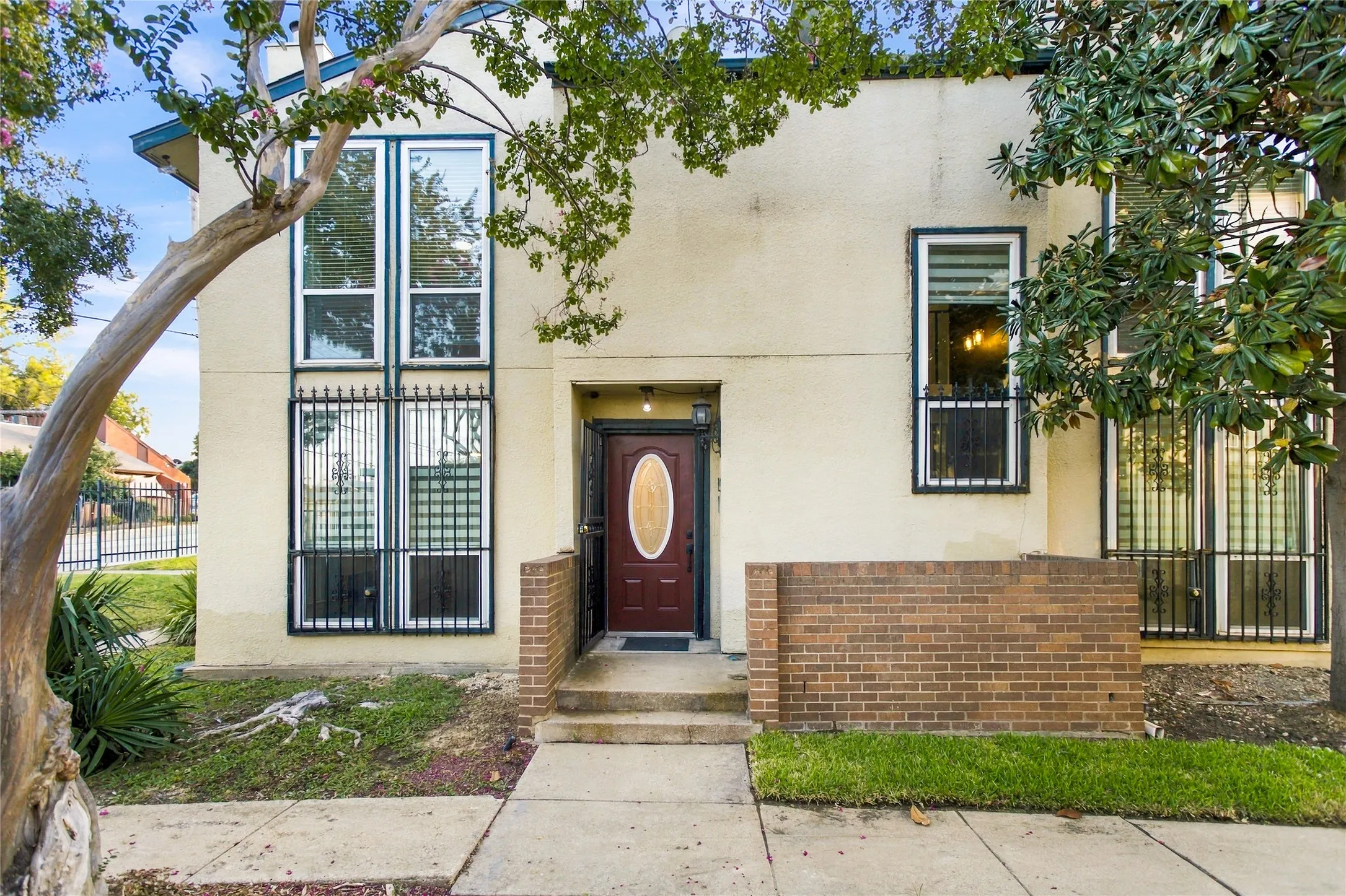 Condominium For Sale in Dallas County , 7125 Fair Oaks Avenue 12, Dallas, Texas 75231, 2 Bedroom, 3 Bathroom, Garage spaces, 1,427 Sqft, built in 1974, mls#21390376, Real Estate Agent in Dallas, Homes For Sale in Dallas county, Homes For Sale in Dallas, Realtor in Dallas Texas, Real Estate Brokerage Independent Realty Texas, Luminita Cordes Realtor