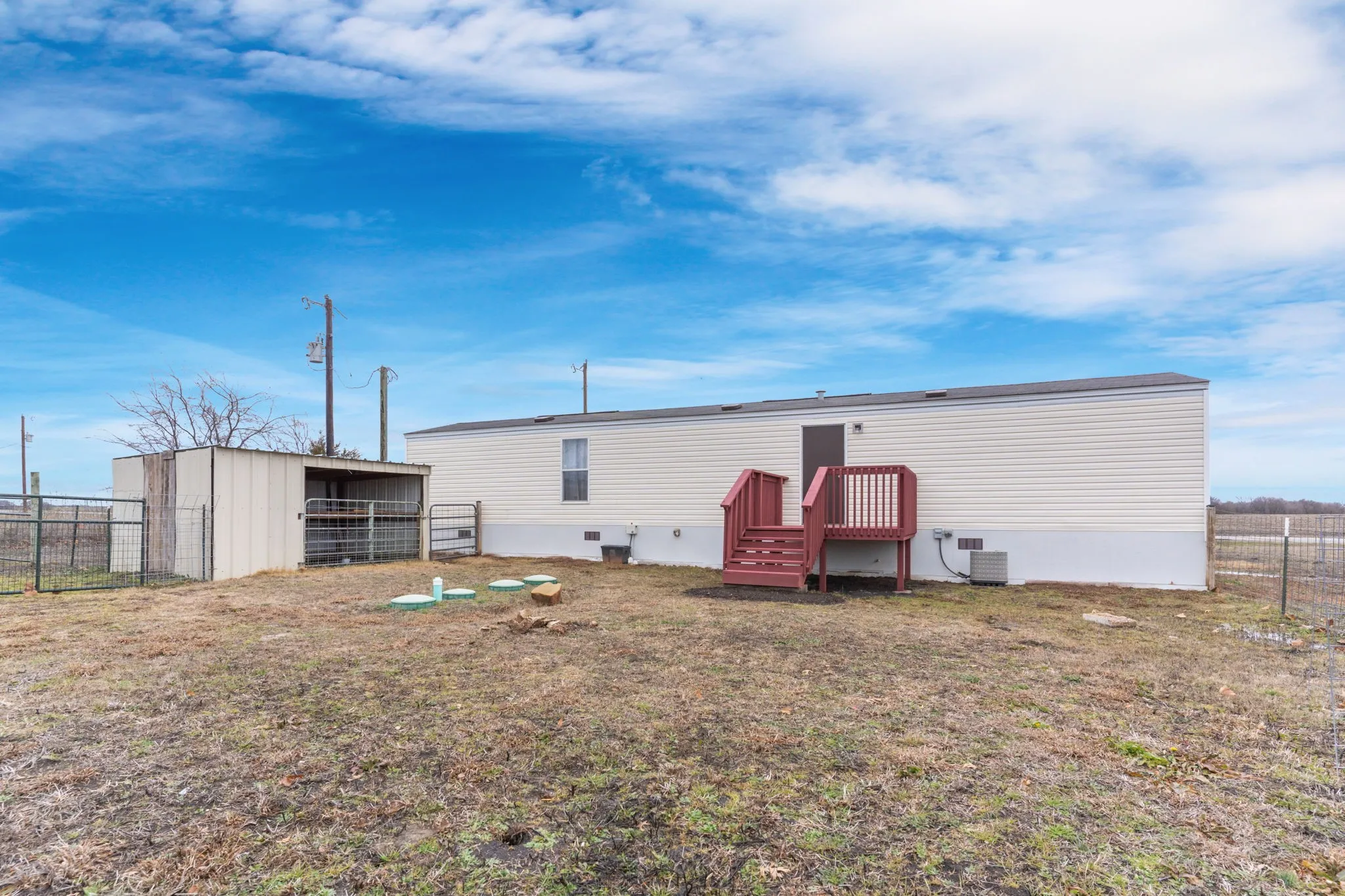 Mobile Home For Rent in Grayson County , 635 Fielder Road, Van Alstyne, Texas 75495, 2 Bedroom, 1 Bathroom, Garage spaces, 784 Sqft, built in 2015, mls#21390273, Real Estate Agent in Van Alstyne, Homes For Rent in Grayson county, Homes For Rent in Van Alstyne, Realtor in Van Alstyne Texas, Real Estate Brokerage Independent Realty Texas, Luminita Cordes Realtor