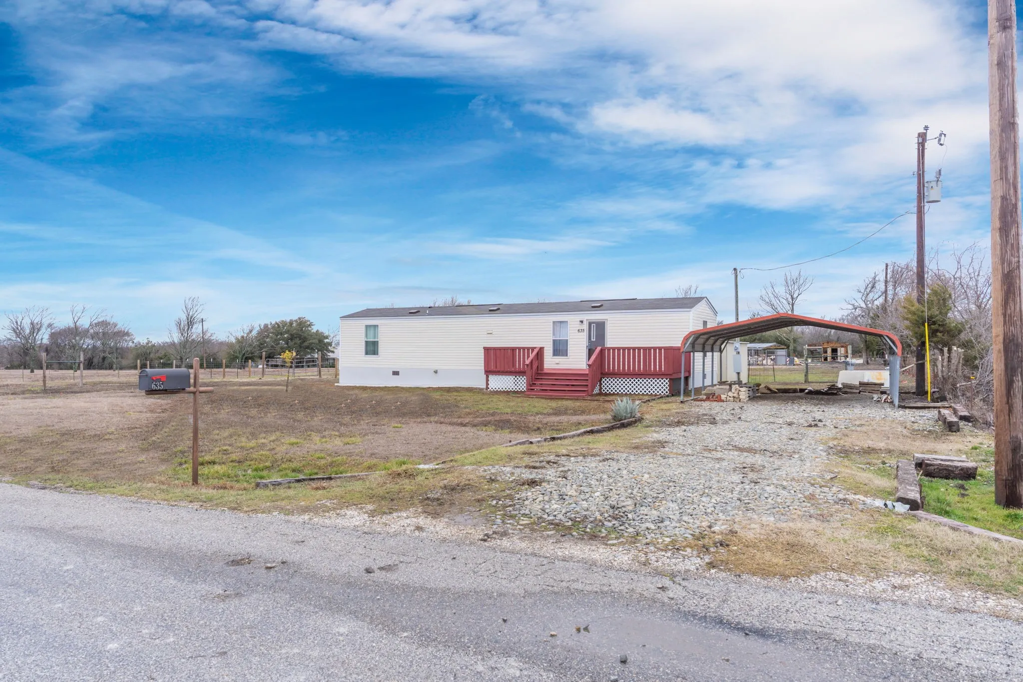 Mobile Home For Rent in Grayson County , 635 Fielder Road, Van Alstyne, Texas 75495, 2 Bedroom, 1 Bathroom, Garage spaces, 784 Sqft, built in 2015, mls#21390273, Real Estate Agent in Van Alstyne, Homes For Rent in Grayson county, Homes For Rent in Van Alstyne, Realtor in Van Alstyne Texas, Real Estate Brokerage Independent Realty Texas, Luminita Cordes Realtor