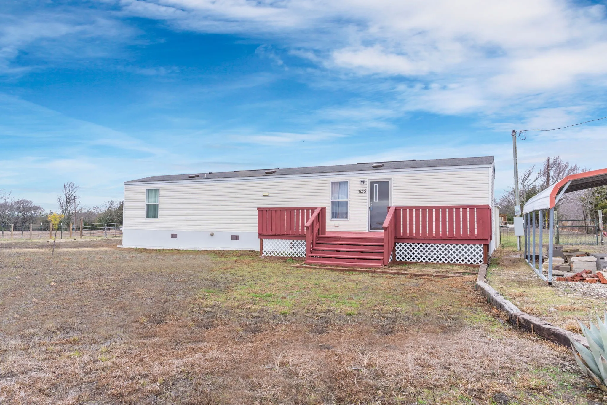 Mobile Home For Rent in Grayson County , 635 Fielder Road, Van Alstyne, Texas 75495, 2 Bedroom, 1 Bathroom, Garage spaces, 784 Sqft, built in 2015, mls#21390273, Real Estate Agent in Van Alstyne, Homes For Rent in Grayson county, Homes For Rent in Van Alstyne, Realtor in Van Alstyne Texas, Real Estate Brokerage Independent Realty Texas, Luminita Cordes Realtor
