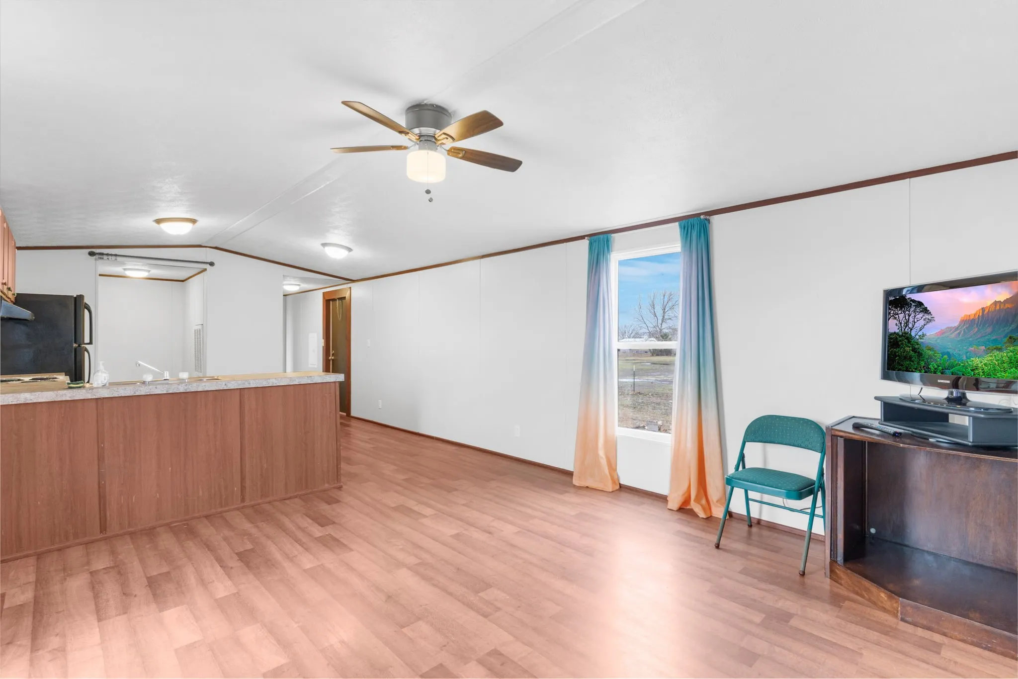 Mobile Home For Rent in Grayson County , 635 Fielder Road, Van Alstyne, Texas 75495, 2 Bedroom, 1 Bathroom, Garage spaces, 784 Sqft, built in 2015, mls#21390273, Real Estate Agent in Van Alstyne, Homes For Rent in Grayson county, Homes For Rent in Van Alstyne, Realtor in Van Alstyne Texas, Real Estate Brokerage Independent Realty Texas, Luminita Cordes Realtor