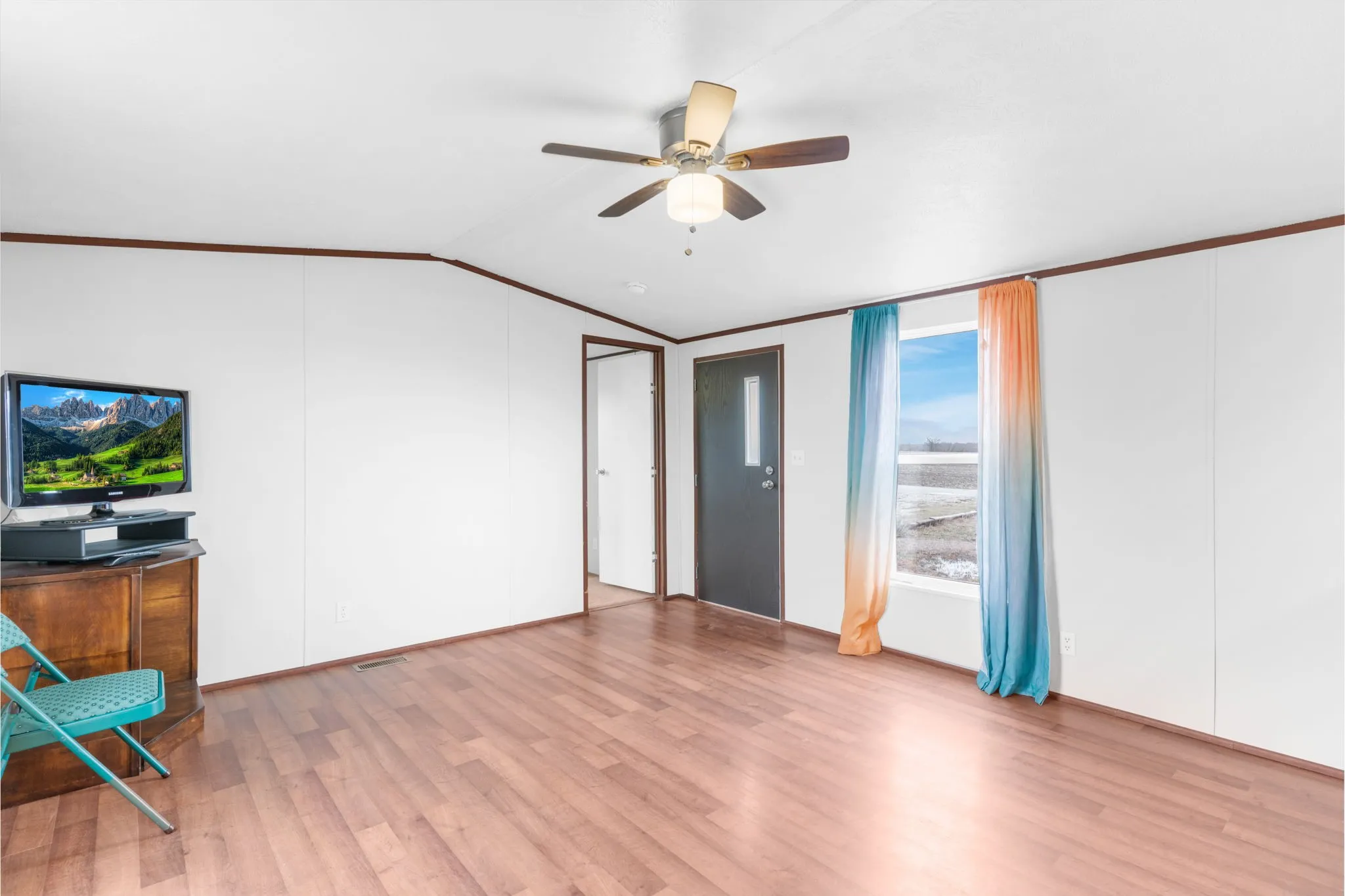 Mobile Home For Rent in Grayson County , 635 Fielder Road, Van Alstyne, Texas 75495, 2 Bedroom, 1 Bathroom, Garage spaces, 784 Sqft, built in 2015, mls#21390273, Real Estate Agent in Van Alstyne, Homes For Rent in Grayson county, Homes For Rent in Van Alstyne, Realtor in Van Alstyne Texas, Real Estate Brokerage Independent Realty Texas, Luminita Cordes Realtor