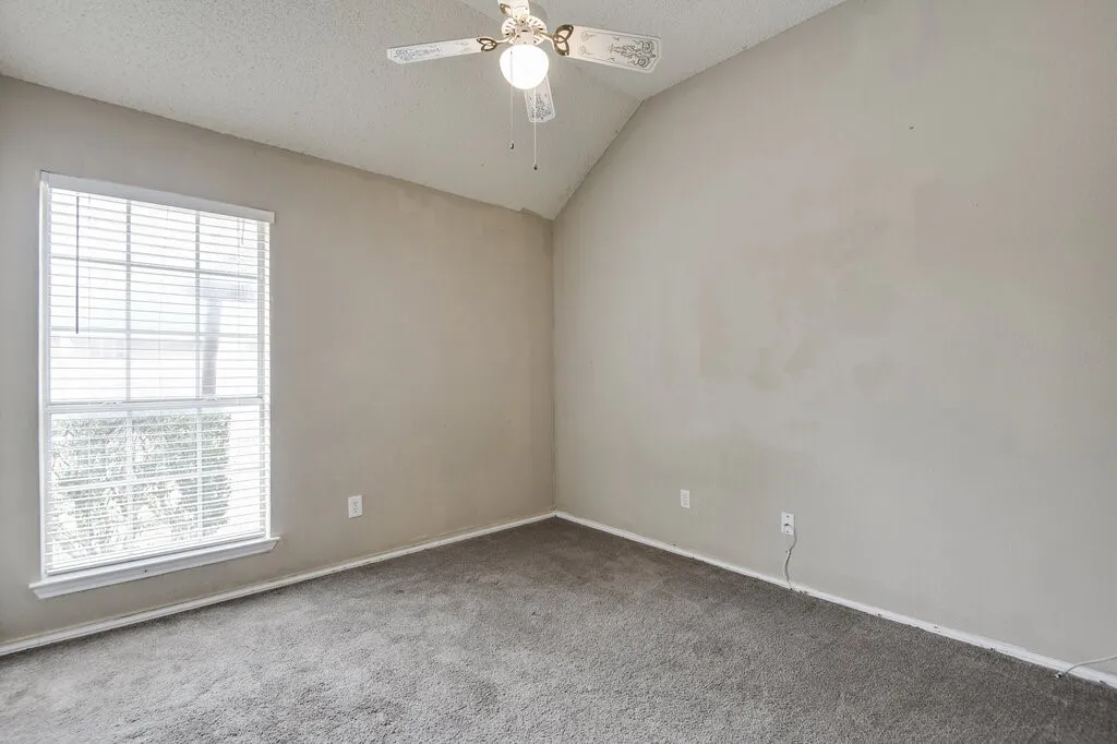 Single Family Residence For Sale in Tarrant County , 952 Freshwood Court, Arlington, Texas 76017, 3 Bedroom, 2 Bathroom, 2 Garage spaces, 1,578 Sqft, built in 1988, mls#21388452, Real Estate Agent in Arlington, Homes For Sale in Tarrant county, Homes For Sale in Arlington, Realtor in Arlington Texas, Real Estate Brokerage Independent Realty Texas, Luminita Cordes Realtor