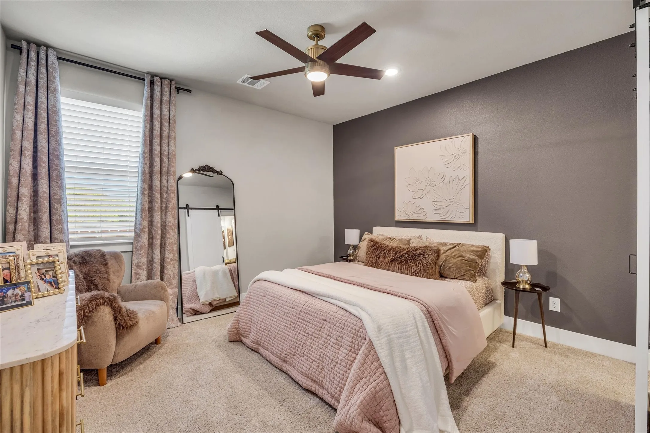 Single Family Residence For Sale in Rockwall County , 312 Chapel View Court, Heath, Texas 75032, 6 Bedroom, 6 Bathroom, 4 Garage spaces, 5,635 Sqft, built in 2025, mls#21390285, Real Estate Agent in Heath, Homes For Sale in Rockwall county, Homes For Sale in Heath, Realtor in Heath Texas, Real Estate Brokerage Independent Realty Texas, Luminita Cordes Realtor