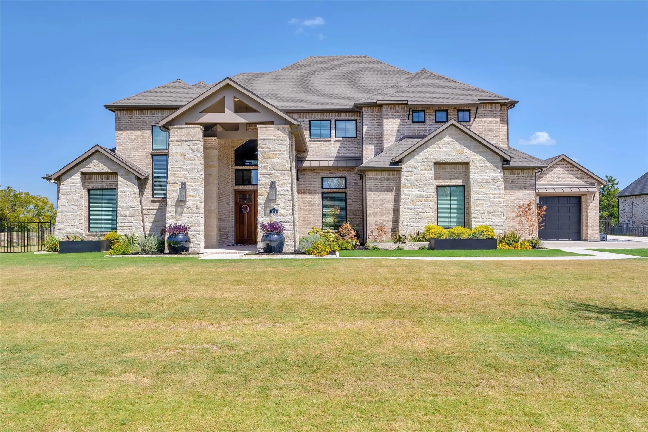 No need to envision what could be - the work has already been done at 312 Chapel View in Heath, Texas!