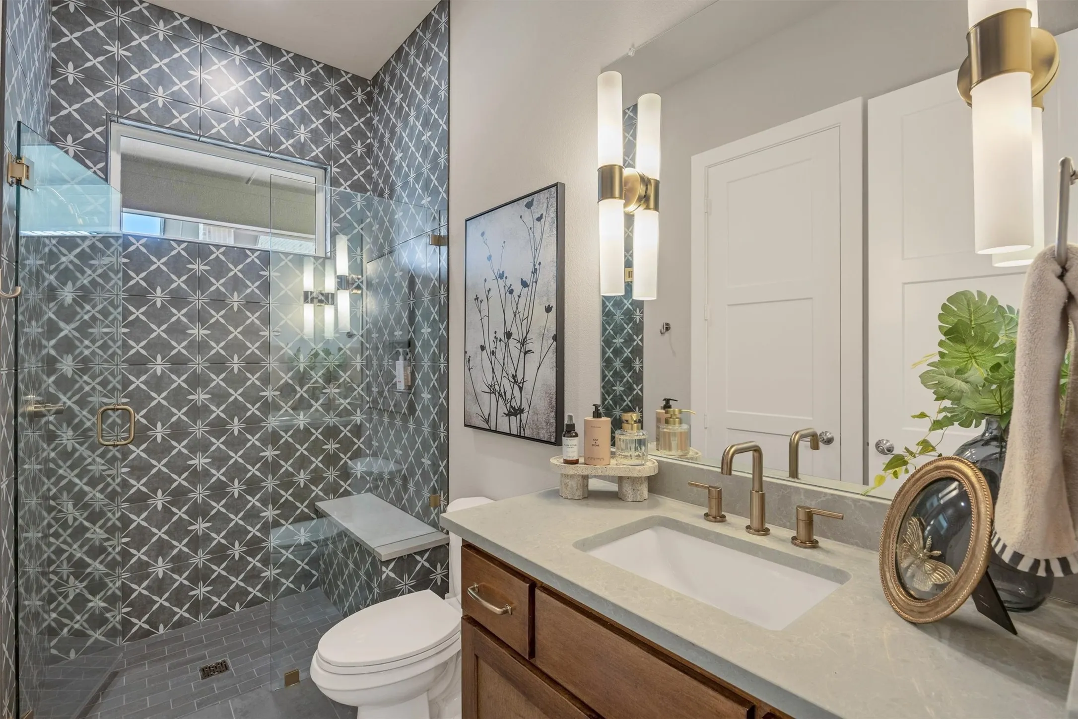 Single Family Residence For Sale in Rockwall County , 312 Chapel View Court, Heath, Texas 75032, 6 Bedroom, 6 Bathroom, 4 Garage spaces, 5,635 Sqft, built in 2025, mls#21390285, Real Estate Agent in Heath, Homes For Sale in Rockwall county, Homes For Sale in Heath, Realtor in Heath Texas, Real Estate Brokerage Independent Realty Texas, Luminita Cordes Realtor