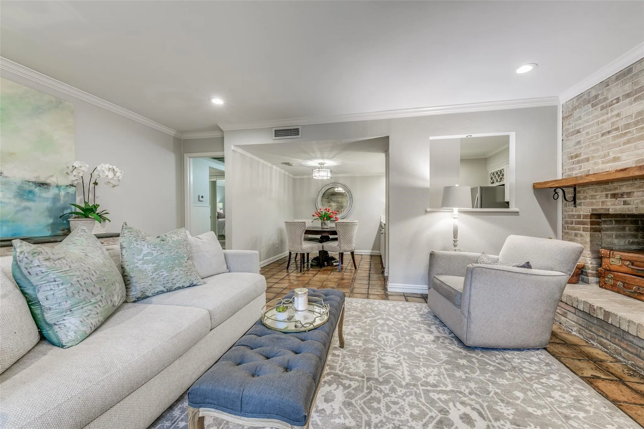 Condominium For Rent in Dallas County , 5916 Birchbrook Drive 126, Dallas, Texas 75206, 3 Bedroom, 2 Bathroom, Garage spaces, 1,144 Sqft, built in 1969, mls#21390033, Real Estate Agent in Dallas, Homes For Rent in Dallas county, Homes For Rent in Dallas, Realtor in Dallas Texas, Real Estate Brokerage Independent Realty Texas, Luminita Cordes Realtor
