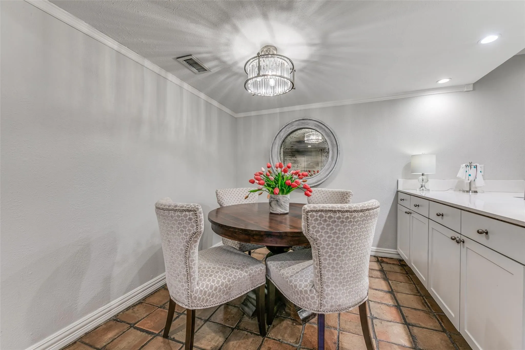 Condominium For Rent in Dallas County , 5916 Birchbrook Drive 126, Dallas, Texas 75206, 3 Bedroom, 2 Bathroom, Garage spaces, 1,144 Sqft, built in 1969, mls#21390033, Real Estate Agent in Dallas, Homes For Rent in Dallas county, Homes For Rent in Dallas, Realtor in Dallas Texas, Real Estate Brokerage Independent Realty Texas, Luminita Cordes Realtor