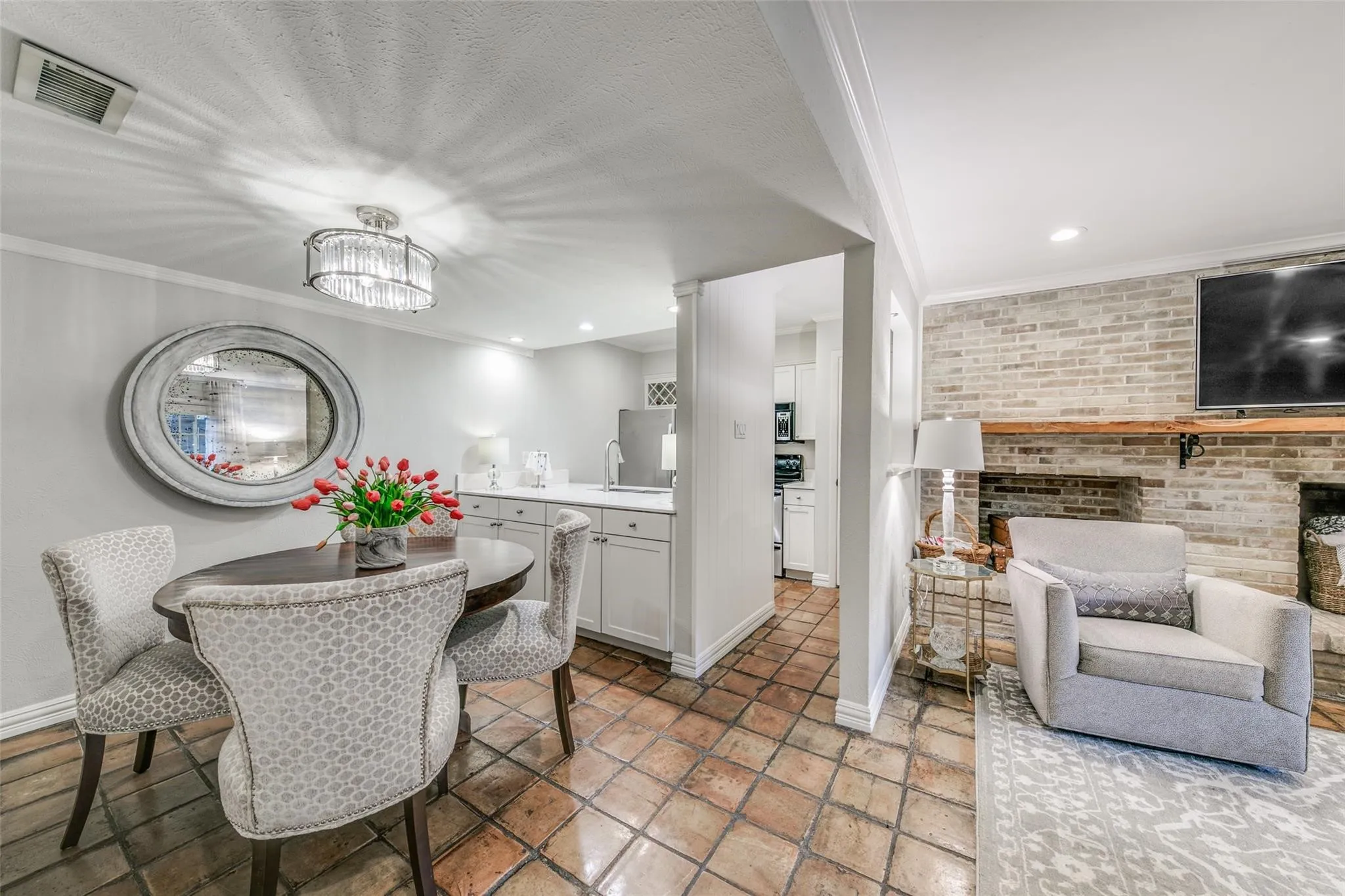 Condominium For Rent in Dallas County , 5916 Birchbrook Drive 126, Dallas, Texas 75206, 3 Bedroom, 2 Bathroom, Garage spaces, 1,144 Sqft, built in 1969, mls#21390033, Real Estate Agent in Dallas, Homes For Rent in Dallas county, Homes For Rent in Dallas, Realtor in Dallas Texas, Real Estate Brokerage Independent Realty Texas, Luminita Cordes Realtor