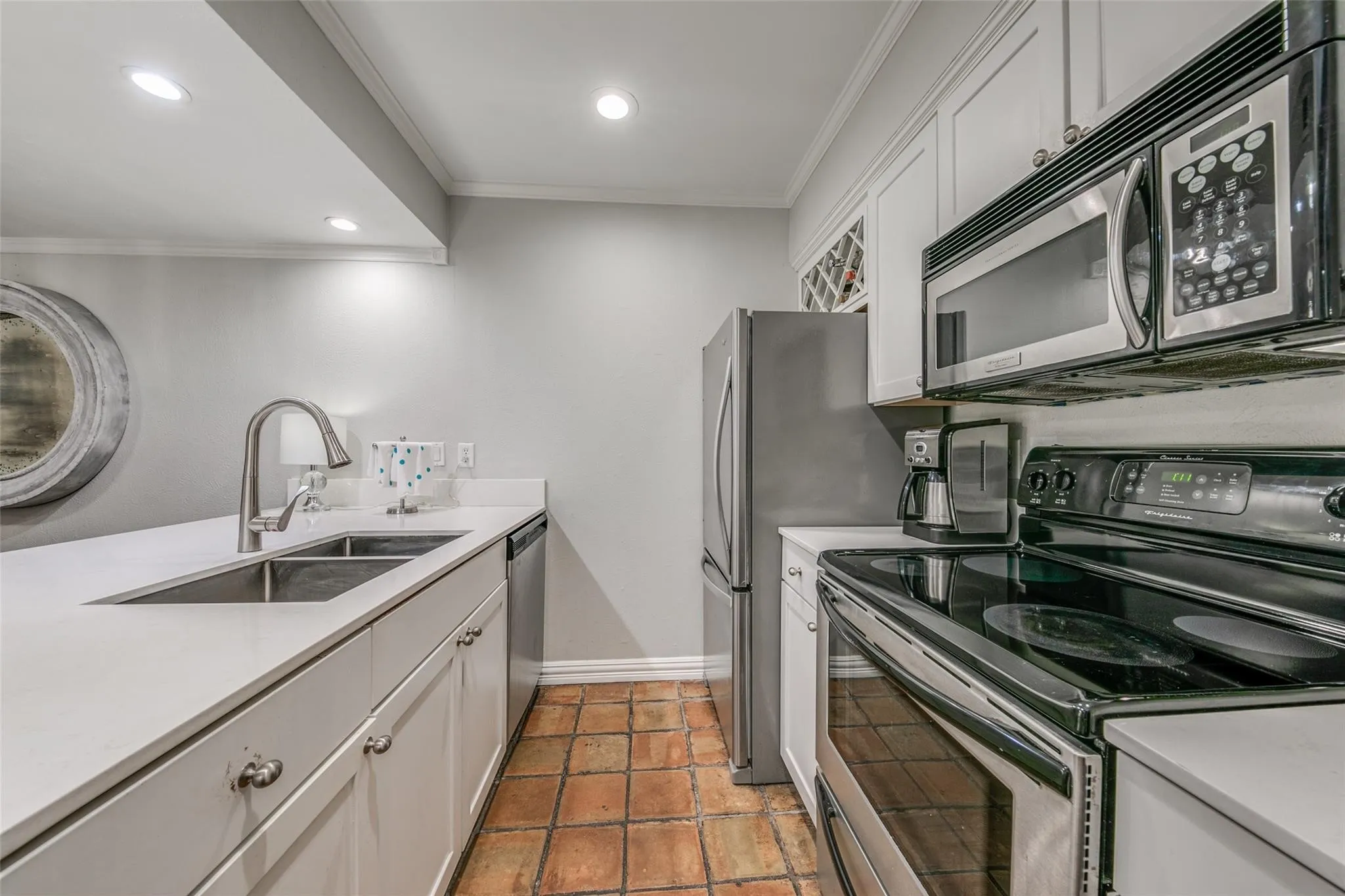 Condominium For Rent in Dallas County , 5916 Birchbrook Drive 126, Dallas, Texas 75206, 3 Bedroom, 2 Bathroom, Garage spaces, 1,144 Sqft, built in 1969, mls#21390033, Real Estate Agent in Dallas, Homes For Rent in Dallas county, Homes For Rent in Dallas, Realtor in Dallas Texas, Real Estate Brokerage Independent Realty Texas, Luminita Cordes Realtor