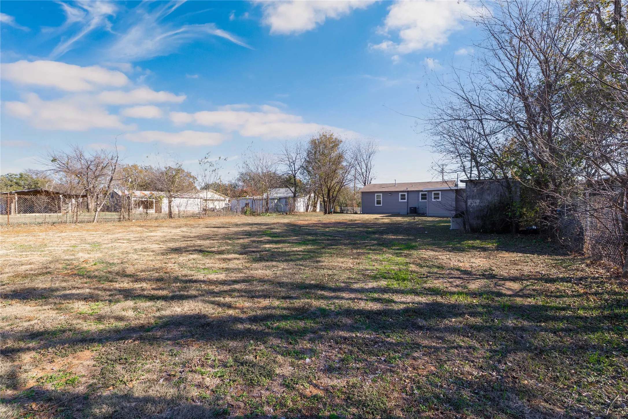 Single Family Residence For Sale in Brown County , 204 Northline Drive, Early, Texas 76802, 3 Bedroom, 2 Bathroom, Garage spaces, 1,288 Sqft, built in 0, mls#21390325, Real Estate Agent in Early, Homes For Sale in Brown county, Homes For Sale in Early, Realtor in Early Texas, Real Estate Brokerage Independent Realty Texas, Luminita Cordes Realtor