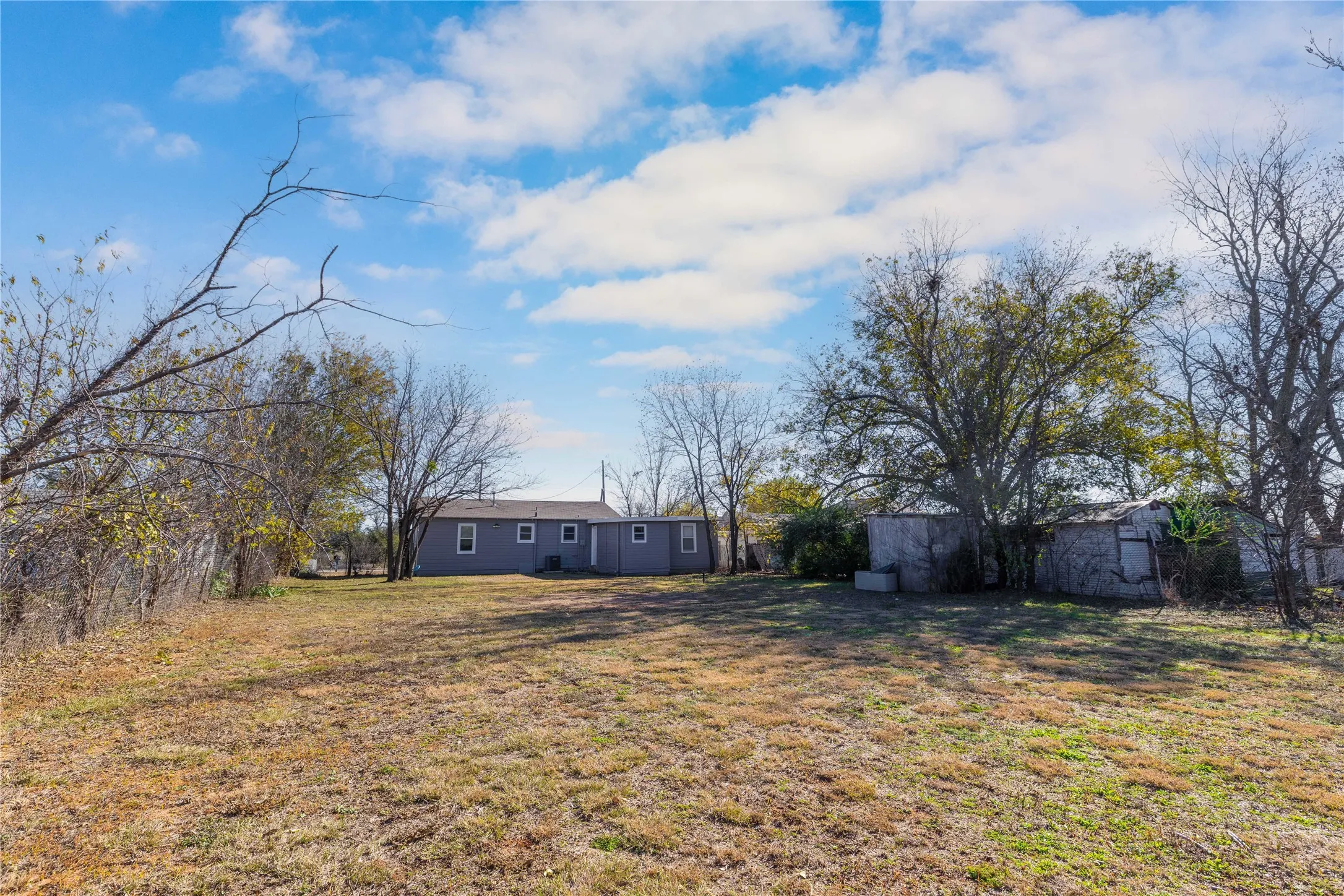 Single Family Residence For Sale in Brown County , 204 Northline Drive, Early, Texas 76802, 3 Bedroom, 2 Bathroom, Garage spaces, 1,288 Sqft, built in 0, mls#21390325, Real Estate Agent in Early, Homes For Sale in Brown county, Homes For Sale in Early, Realtor in Early Texas, Real Estate Brokerage Independent Realty Texas, Luminita Cordes Realtor