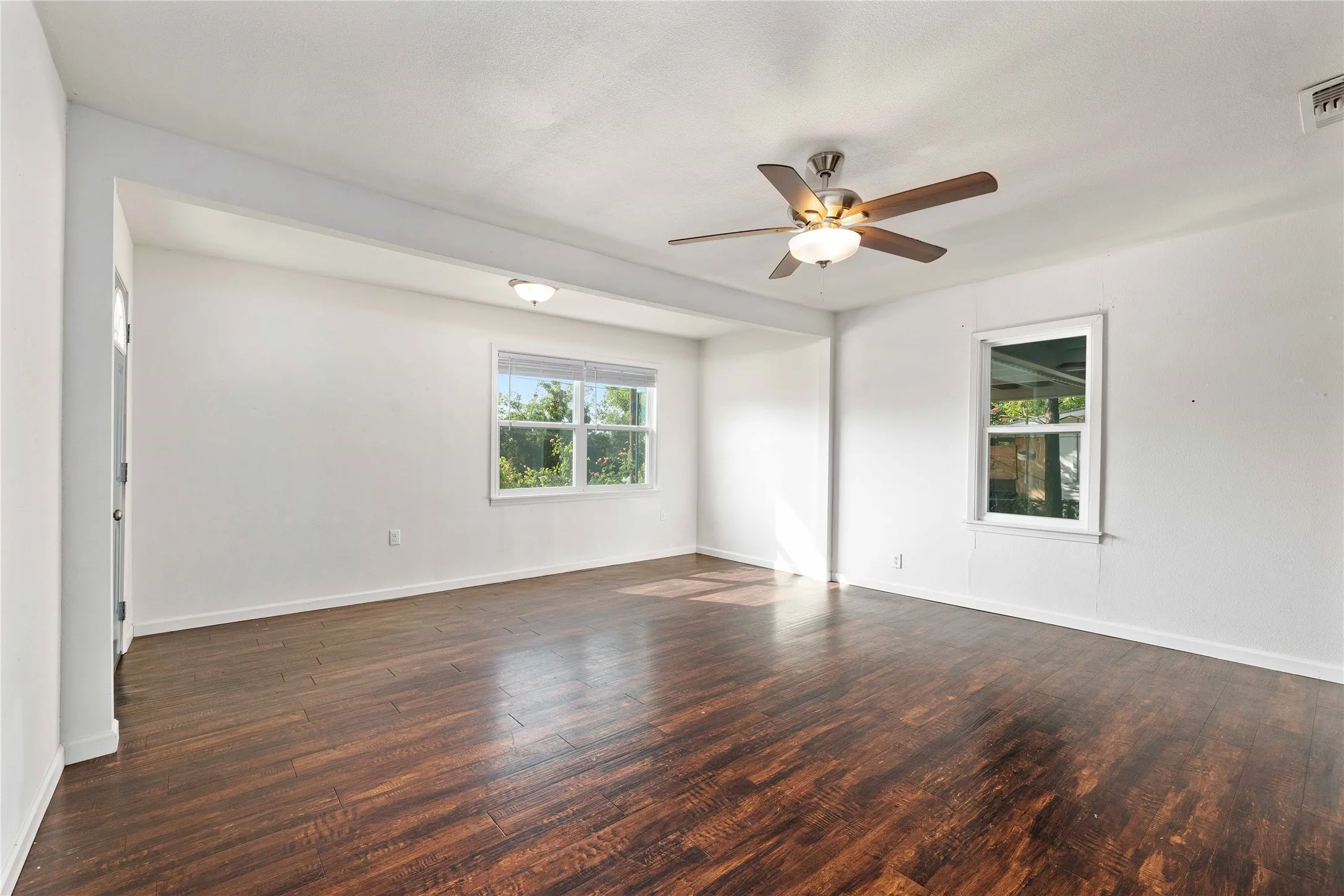 Single Family Residence For Sale in Brown County , 204 Northline Drive, Early, Texas 76802, 3 Bedroom, 2 Bathroom, Garage spaces, 1,288 Sqft, built in 0, mls#21390325, Real Estate Agent in Early, Homes For Sale in Brown county, Homes For Sale in Early, Realtor in Early Texas, Real Estate Brokerage Independent Realty Texas, Luminita Cordes Realtor