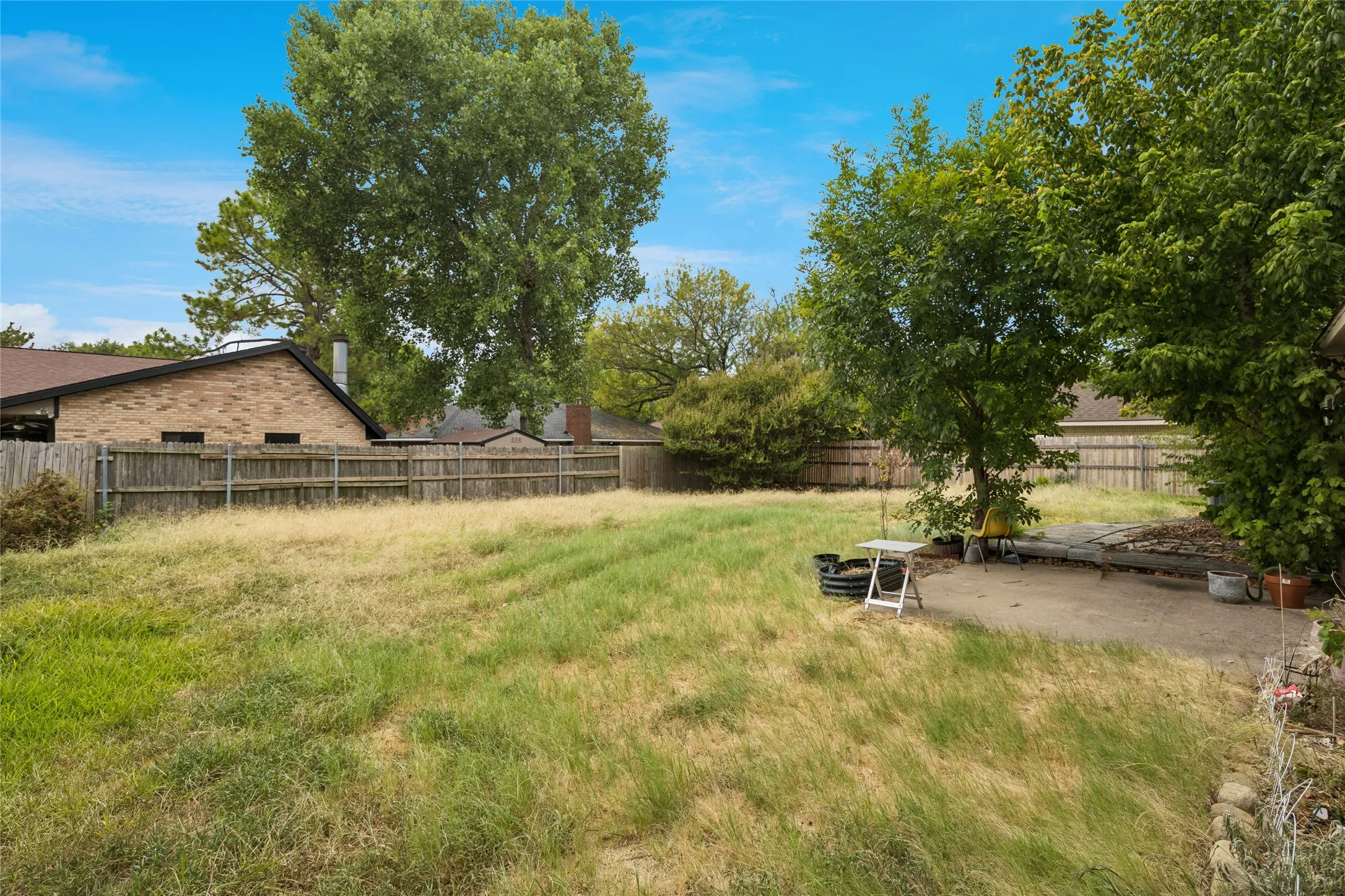 Single Family Residence For Sale in Tarrant County , 1016 Hazelwood Drive, Mansfield, Texas 76063, 3 Bedroom, 2 Bathroom, 2 Garage spaces, 1,797 Sqft, built in 1980, mls#21390321, Real Estate Agent in Mansfield, Homes For Sale in Tarrant county, Homes For Sale in Mansfield, Realtor in Mansfield Texas, Real Estate Brokerage Independent Realty Texas, Luminita Cordes Realtor