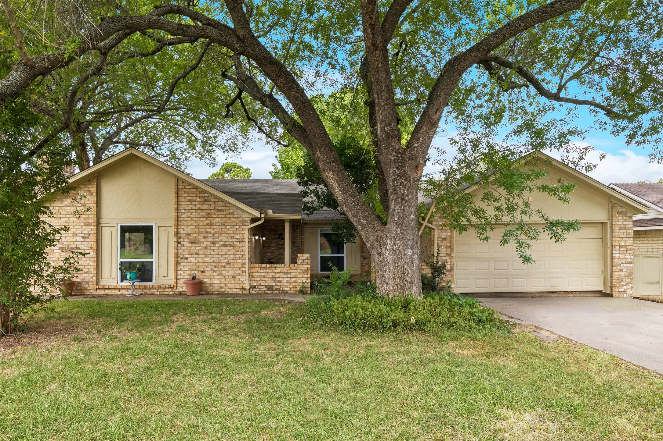 Single Family Residence For Sale