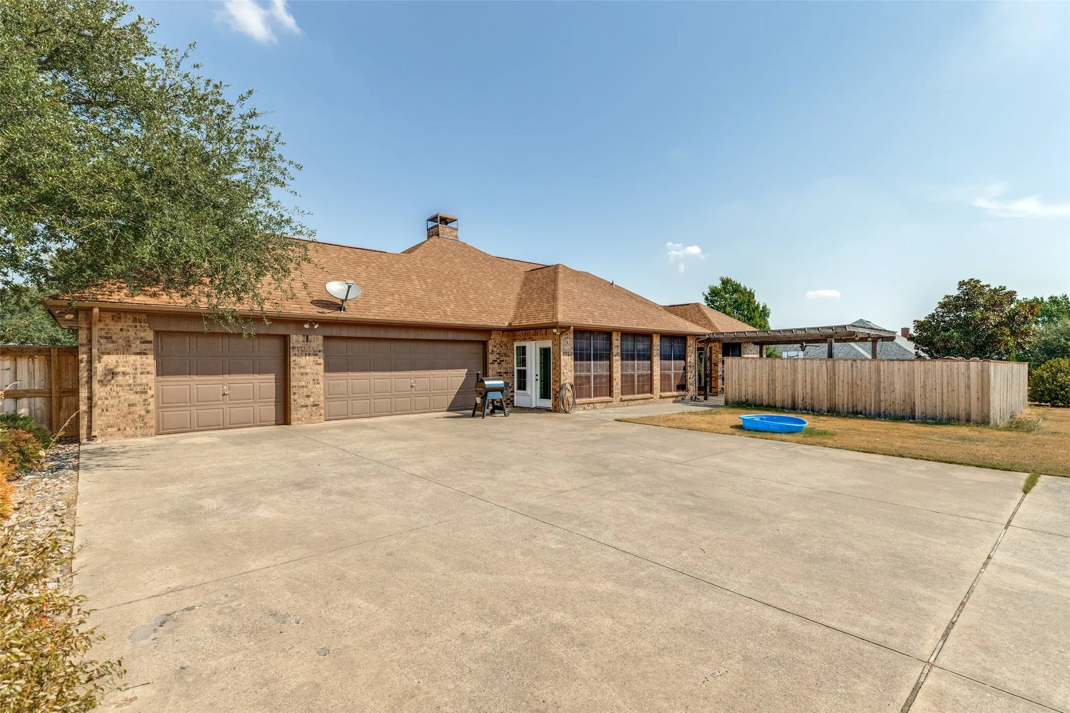 Single Family Residence For Sale in Collin County , 1249 Chandler Circle, Prosper, Texas 75078, 3 Bedroom, 3 Bathroom, 3 Garage spaces, 1,897 Sqft, built in 1995, mls#21389710, Real Estate Agent in Prosper, Homes For Sale in Collin county, Homes For Sale in Prosper, Realtor in Prosper Texas, Real Estate Brokerage Independent Realty Texas, Luminita Cordes Realtor