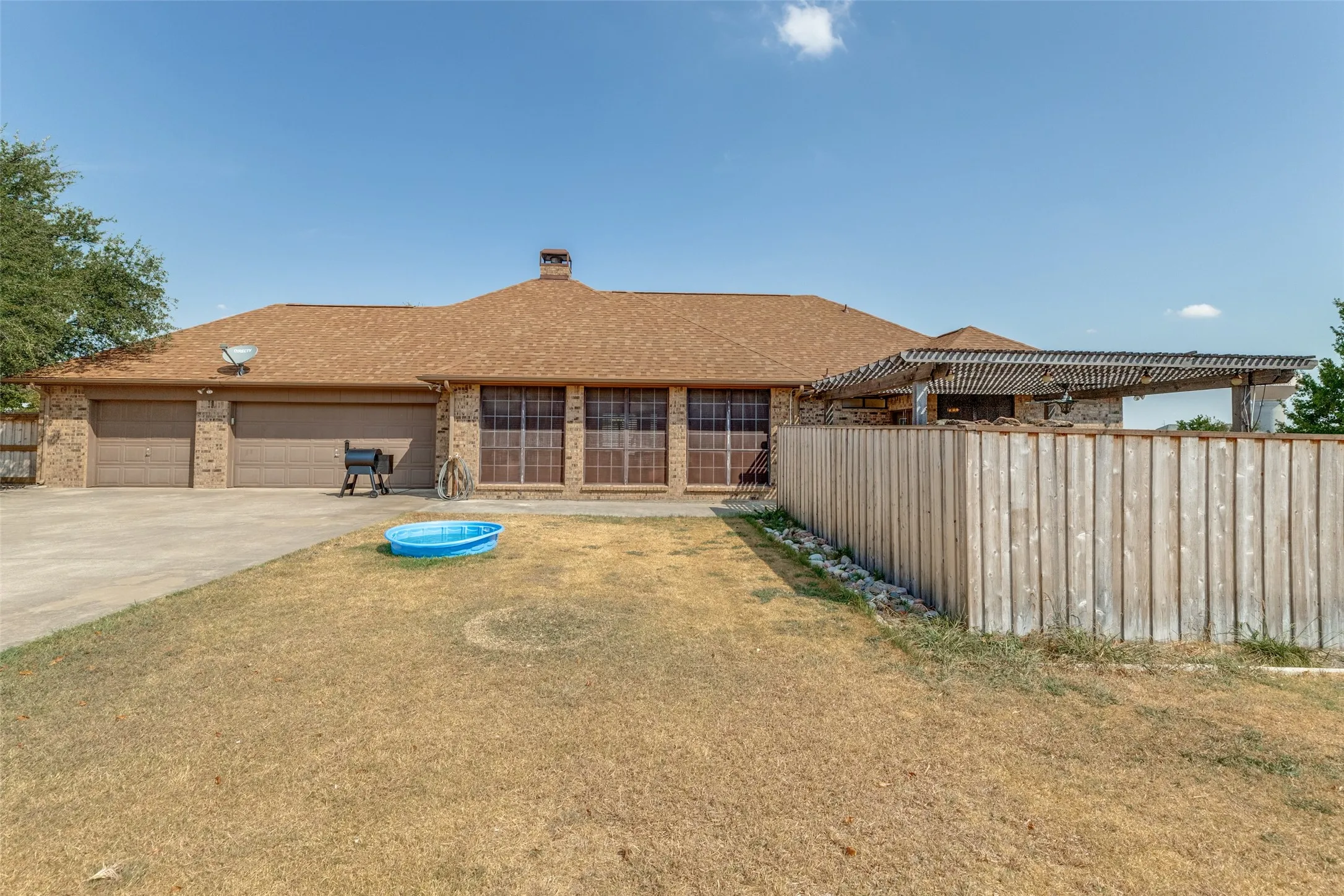 Single Family Residence For Sale in Collin County , 1249 Chandler Circle, Prosper, Texas 75078, 3 Bedroom, 3 Bathroom, 3 Garage spaces, 1,897 Sqft, built in 1995, mls#21389710, Real Estate Agent in Prosper, Homes For Sale in Collin county, Homes For Sale in Prosper, Realtor in Prosper Texas, Real Estate Brokerage Independent Realty Texas, Luminita Cordes Realtor