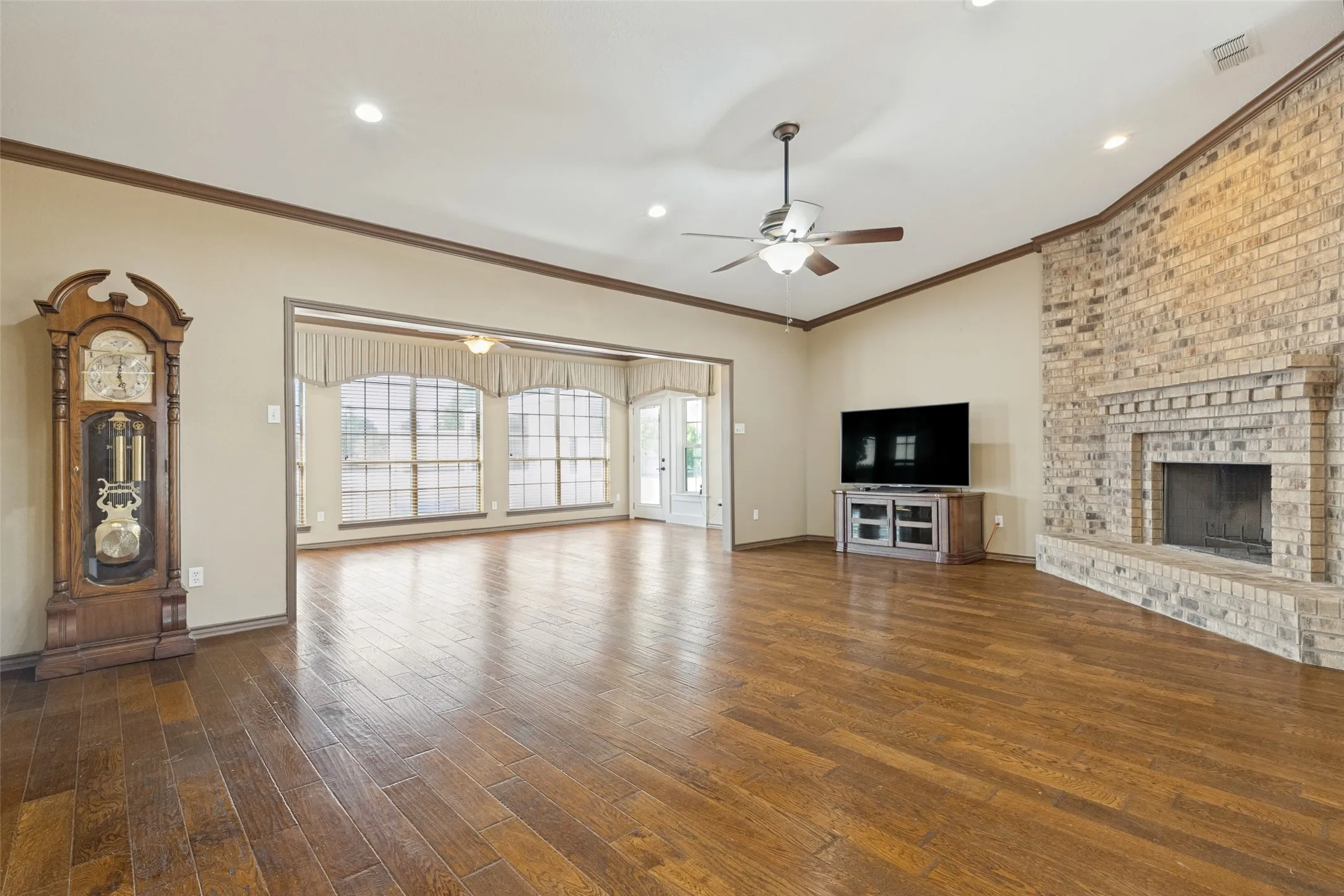 Single Family Residence For Sale in Collin County , 1249 Chandler Circle, Prosper, Texas 75078, 3 Bedroom, 3 Bathroom, 3 Garage spaces, 1,897 Sqft, built in 1995, mls#21389710, Real Estate Agent in Prosper, Homes For Sale in Collin county, Homes For Sale in Prosper, Realtor in Prosper Texas, Real Estate Brokerage Independent Realty Texas, Luminita Cordes Realtor