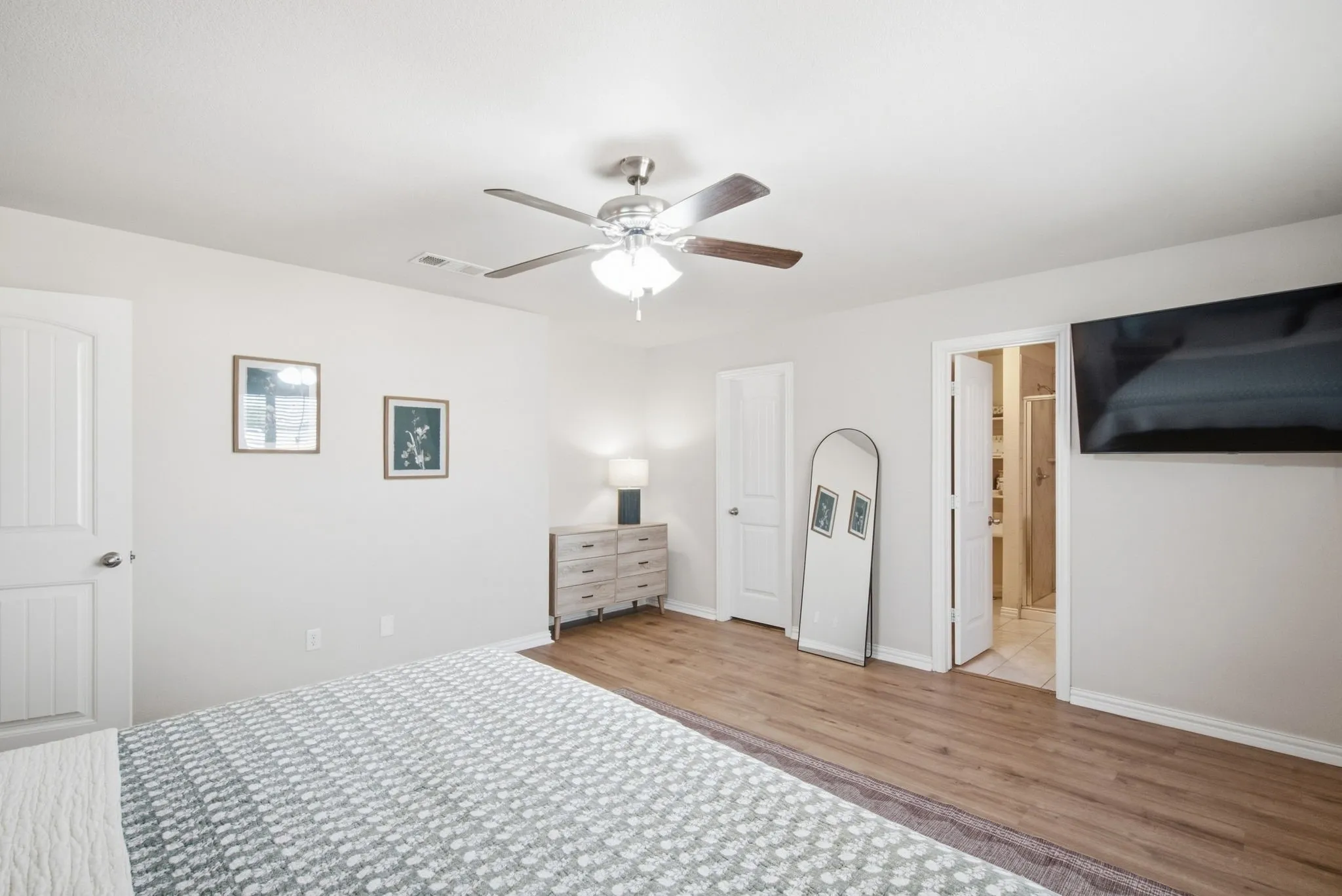 Single Family Residence For Sale in Wise County , 200 Live Oak Lane, Decatur, Texas 76234, 4 Bedroom, 2 Bathroom, 2 Garage spaces, 1,987 Sqft, built in 2017, mls#21390257, Real Estate Agent in Decatur, Homes For Sale in Wise county, Homes For Sale in Decatur, Realtor in Decatur Texas, Real Estate Brokerage Independent Realty Texas, Luminita Cordes Realtor