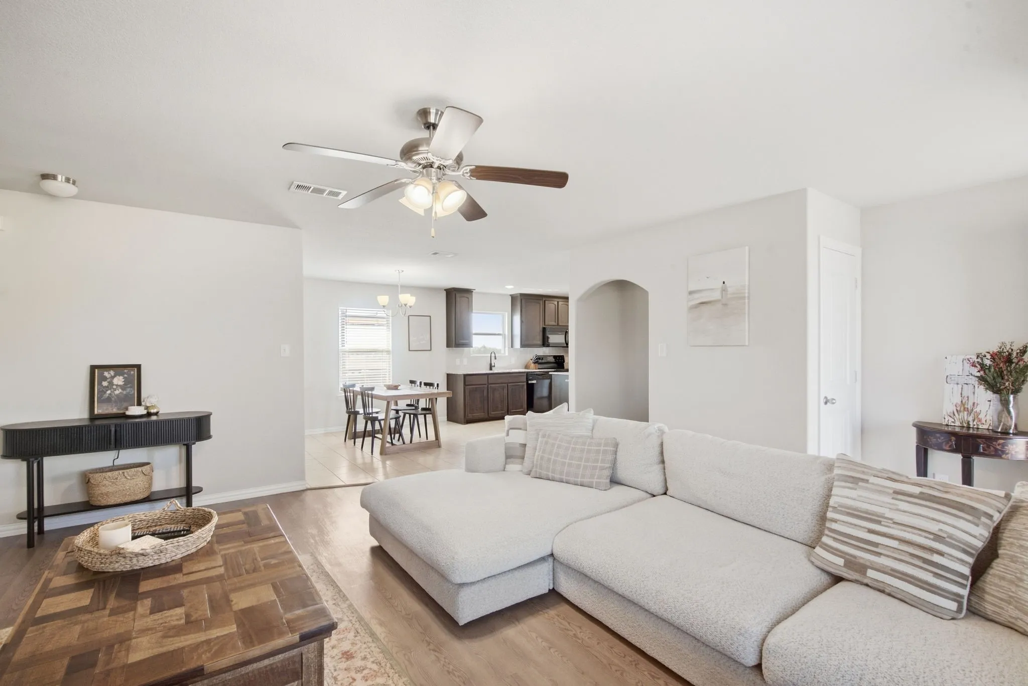 Single Family Residence For Sale in Wise County , 200 Live Oak Lane, Decatur, Texas 76234, 4 Bedroom, 2 Bathroom, 2 Garage spaces, 1,987 Sqft, built in 2017, mls#21390257, Real Estate Agent in Decatur, Homes For Sale in Wise county, Homes For Sale in Decatur, Realtor in Decatur Texas, Real Estate Brokerage Independent Realty Texas, Luminita Cordes Realtor