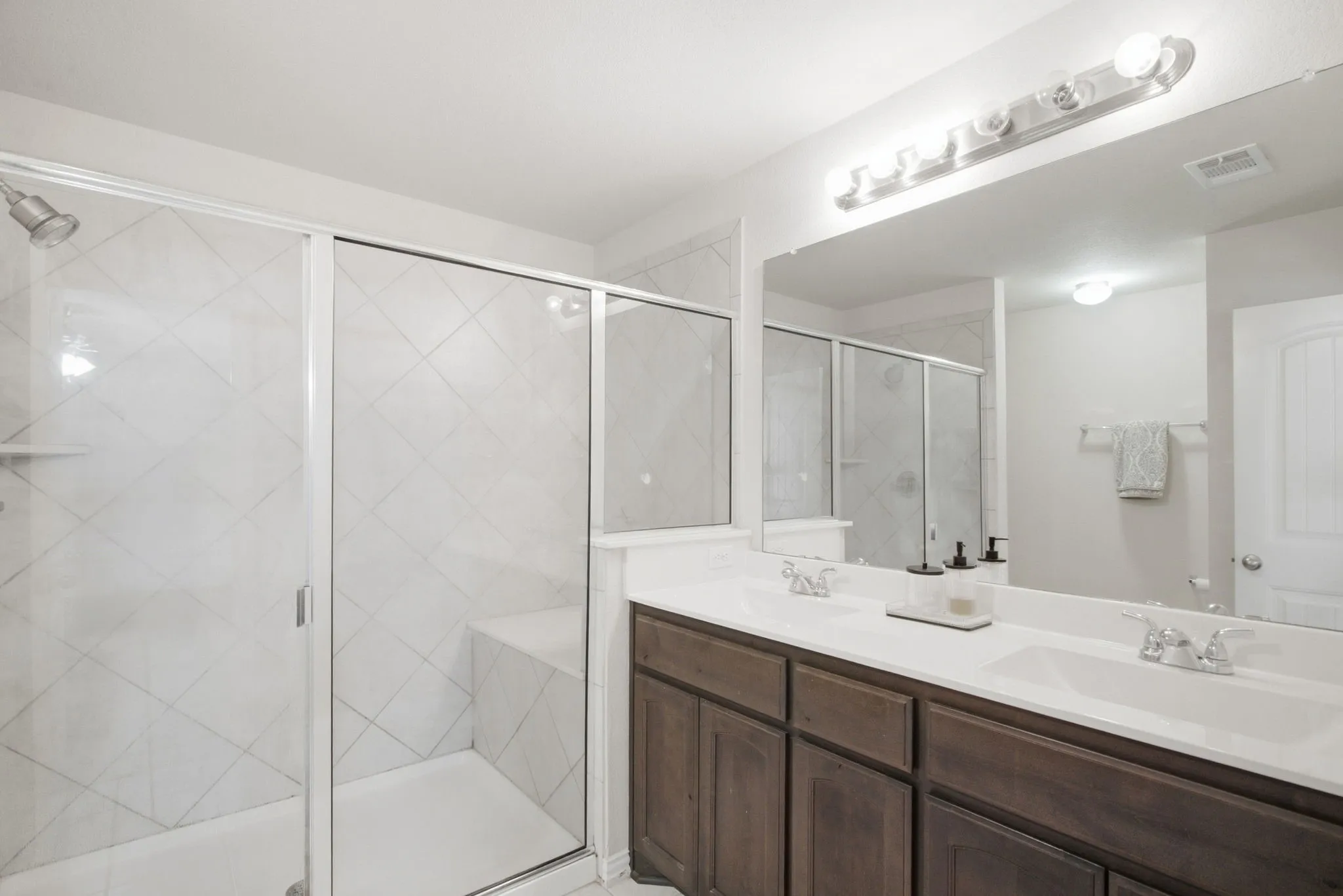 Single Family Residence For Sale in Wise County , 200 Live Oak Lane, Decatur, Texas 76234, 4 Bedroom, 2 Bathroom, 2 Garage spaces, 1,987 Sqft, built in 2017, mls#21390257, Real Estate Agent in Decatur, Homes For Sale in Wise county, Homes For Sale in Decatur, Realtor in Decatur Texas, Real Estate Brokerage Independent Realty Texas, Luminita Cordes Realtor