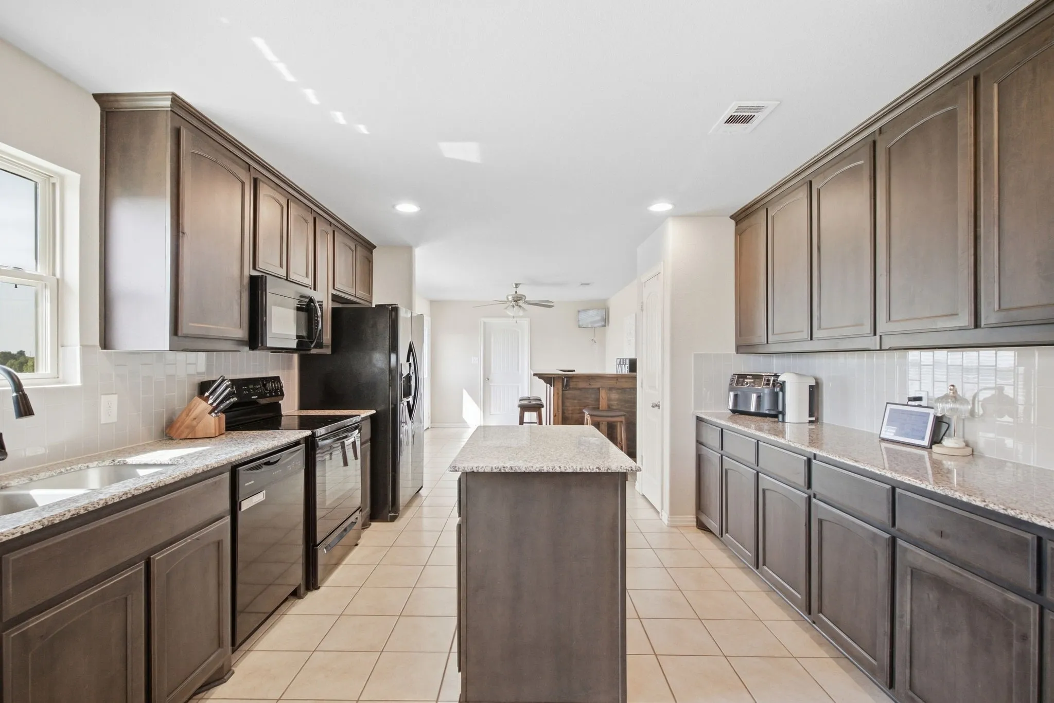 Single Family Residence For Sale in Wise County , 200 Live Oak Lane, Decatur, Texas 76234, 4 Bedroom, 2 Bathroom, 2 Garage spaces, 1,987 Sqft, built in 2017, mls#21390257, Real Estate Agent in Decatur, Homes For Sale in Wise county, Homes For Sale in Decatur, Realtor in Decatur Texas, Real Estate Brokerage Independent Realty Texas, Luminita Cordes Realtor