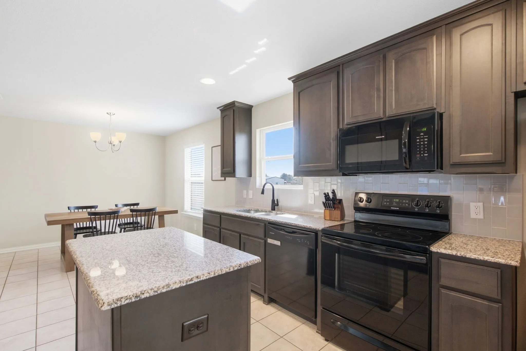 Single Family Residence For Sale in Wise County , 200 Live Oak Lane, Decatur, Texas 76234, 4 Bedroom, 2 Bathroom, 2 Garage spaces, 1,987 Sqft, built in 2017, mls#21390257, Real Estate Agent in Decatur, Homes For Sale in Wise county, Homes For Sale in Decatur, Realtor in Decatur Texas, Real Estate Brokerage Independent Realty Texas, Luminita Cordes Realtor