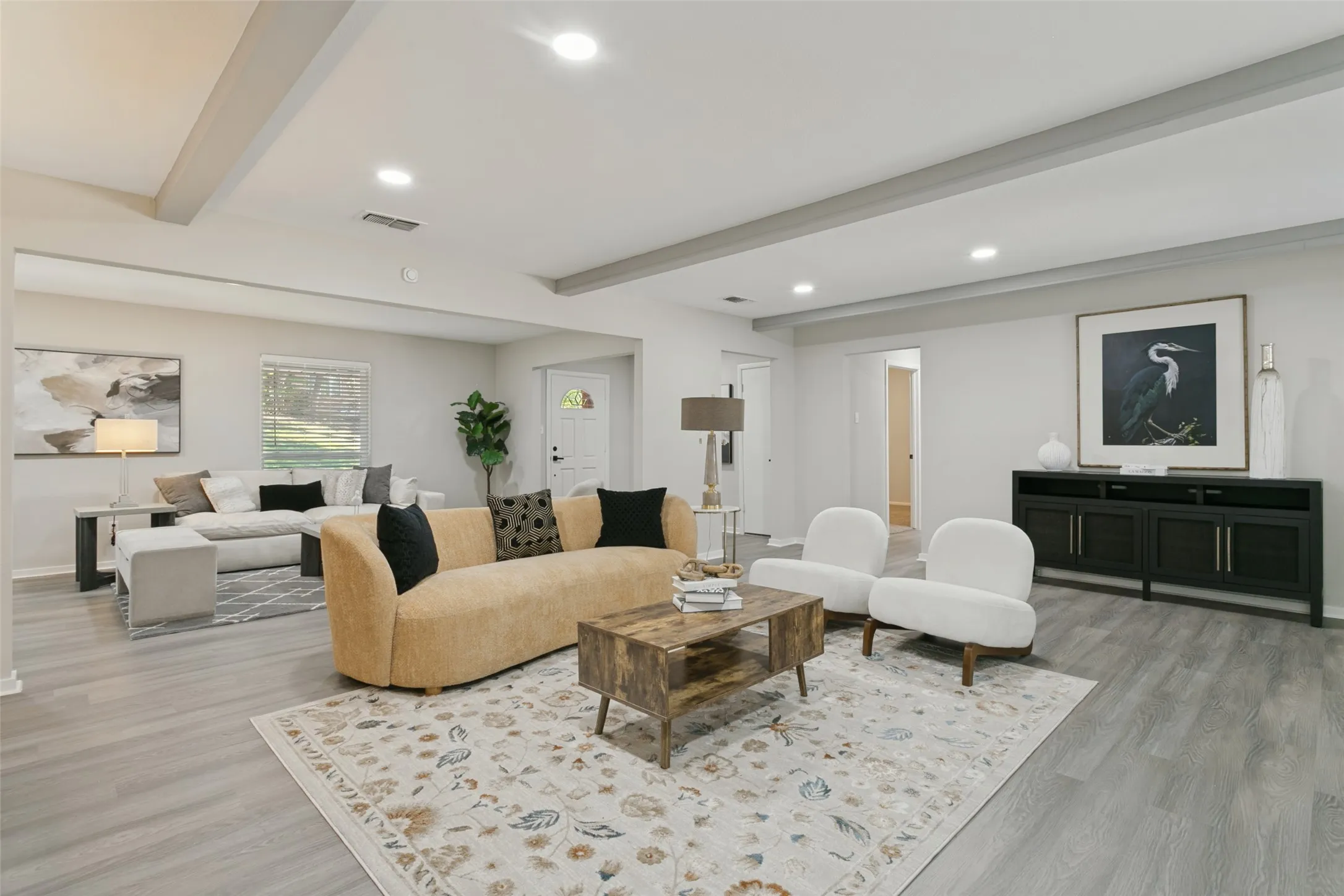 Single Family Residence For Sale in Tarrant County , 3515 Sheffield Drive, Arlington, Texas 76013, 4 Bedroom, 3 Bathroom, 2 Garage spaces, 2,399 Sqft, built in 1968, mls#21390399, Real Estate Agent in Arlington, Homes For Sale in Tarrant county, Homes For Sale in Arlington, Realtor in Arlington Texas, Real Estate Brokerage Independent Realty Texas, Luminita Cordes Realtor