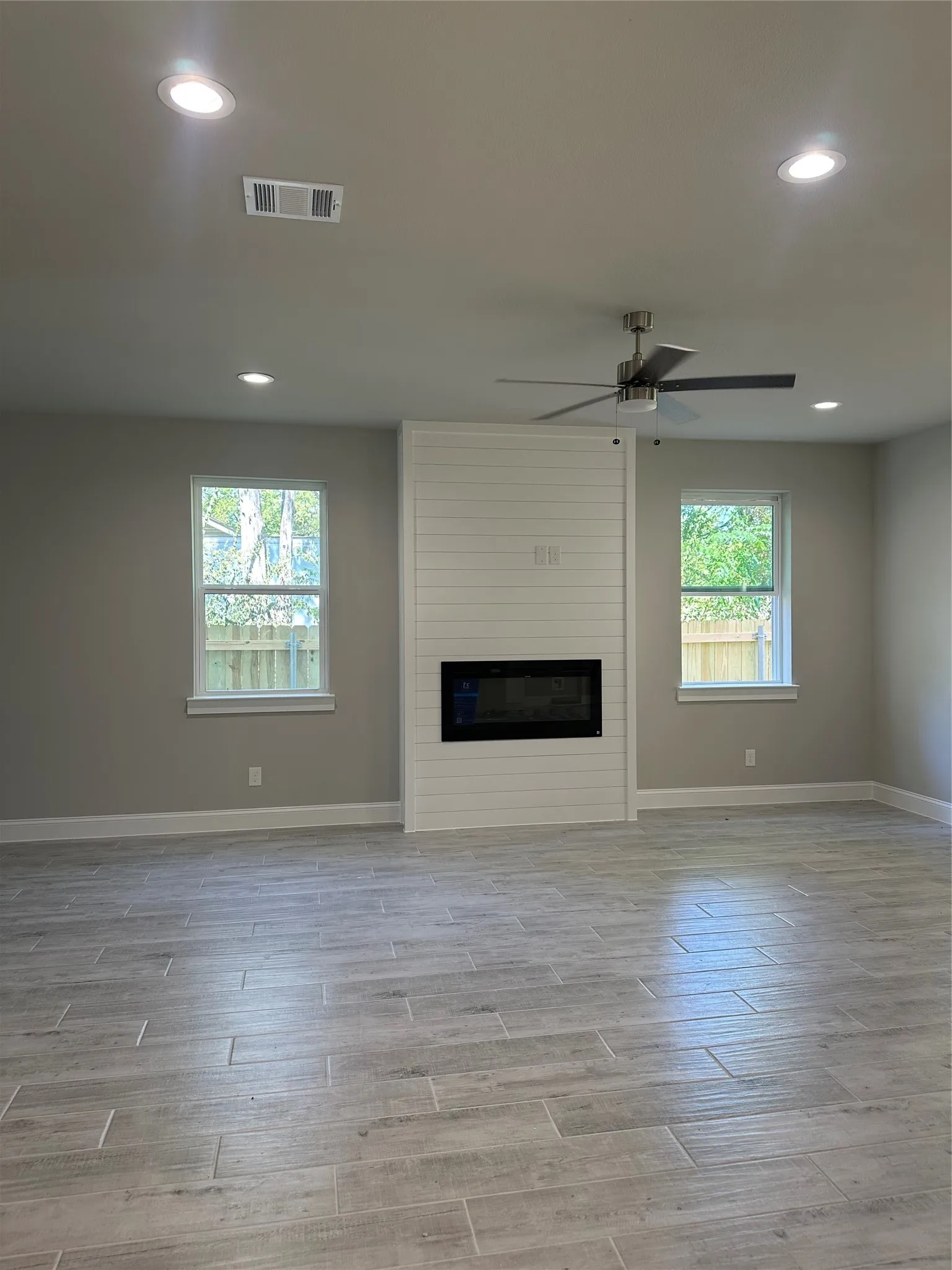 Single Family Residence For Sale in Dallas County , 1318 Diceman Avenue, Dallas, Texas 75203, 4 Bedroom, 4 Bathroom, 2 Garage spaces, 3,099 Sqft, built in 2025, mls#21386320, Real Estate Agent in Dallas, Homes For Sale in Dallas county, Homes For Sale in Dallas, Realtor in Dallas Texas, Real Estate Brokerage Independent Realty Texas, Luminita Cordes Realtor