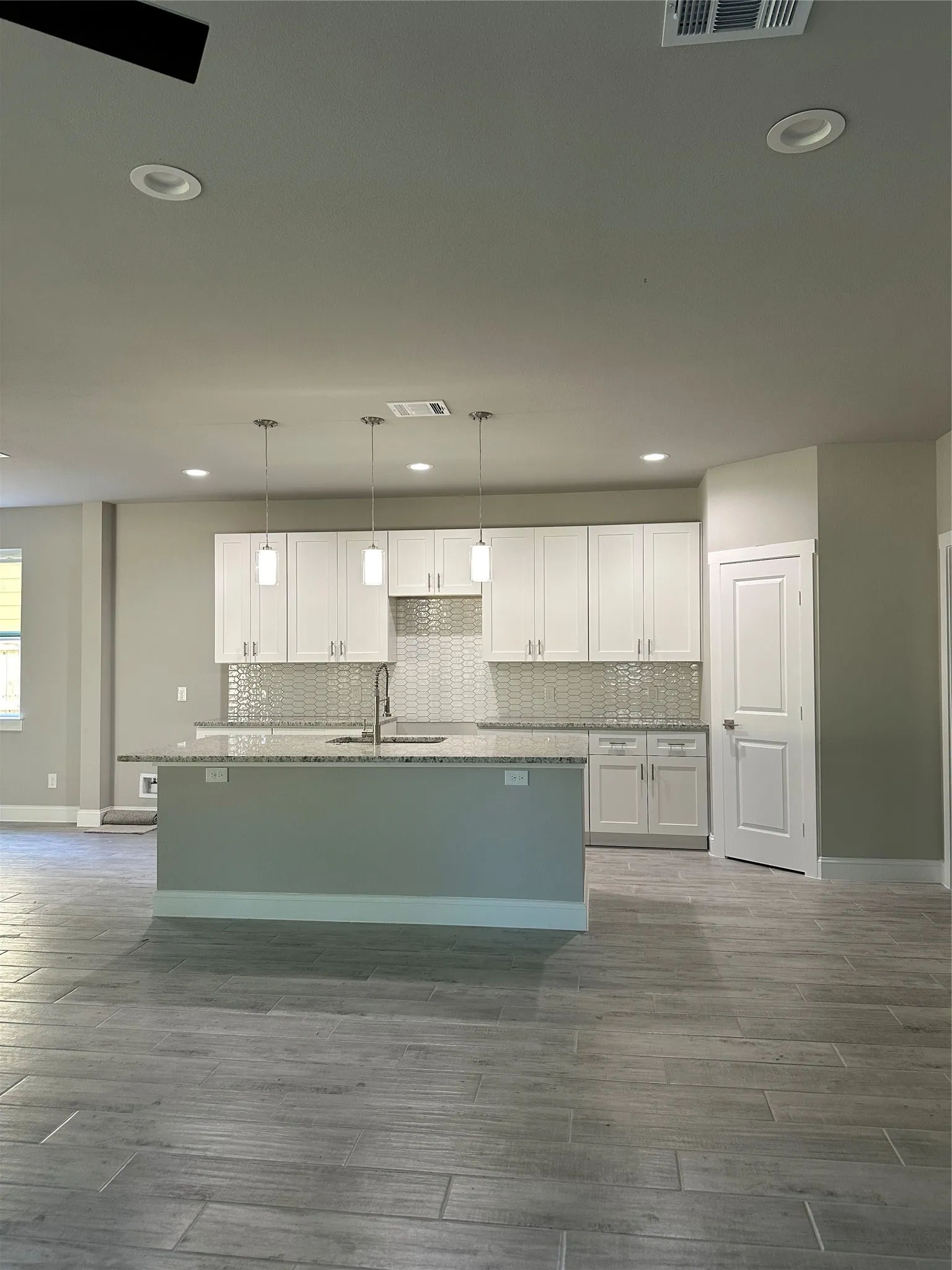 Single Family Residence For Sale in Dallas County , 1318 Diceman Avenue, Dallas, Texas 75203, 4 Bedroom, 4 Bathroom, 2 Garage spaces, 3,099 Sqft, built in 2025, mls#21386320, Real Estate Agent in Dallas, Homes For Sale in Dallas county, Homes For Sale in Dallas, Realtor in Dallas Texas, Real Estate Brokerage Independent Realty Texas, Luminita Cordes Realtor