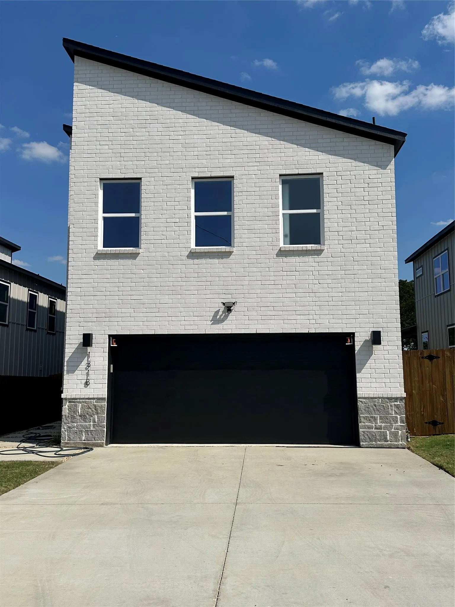 Single Family Residence For Sale in Dallas County , 1318 Diceman Avenue, Dallas, Texas 75203, 4 Bedroom, 4 Bathroom, 2 Garage spaces, 3,099 Sqft, built in 2025, mls#21386320, Real Estate Agent in Dallas, Homes For Sale in Dallas county, Homes For Sale in Dallas, Realtor in Dallas Texas, Real Estate Brokerage Independent Realty Texas, Luminita Cordes Realtor