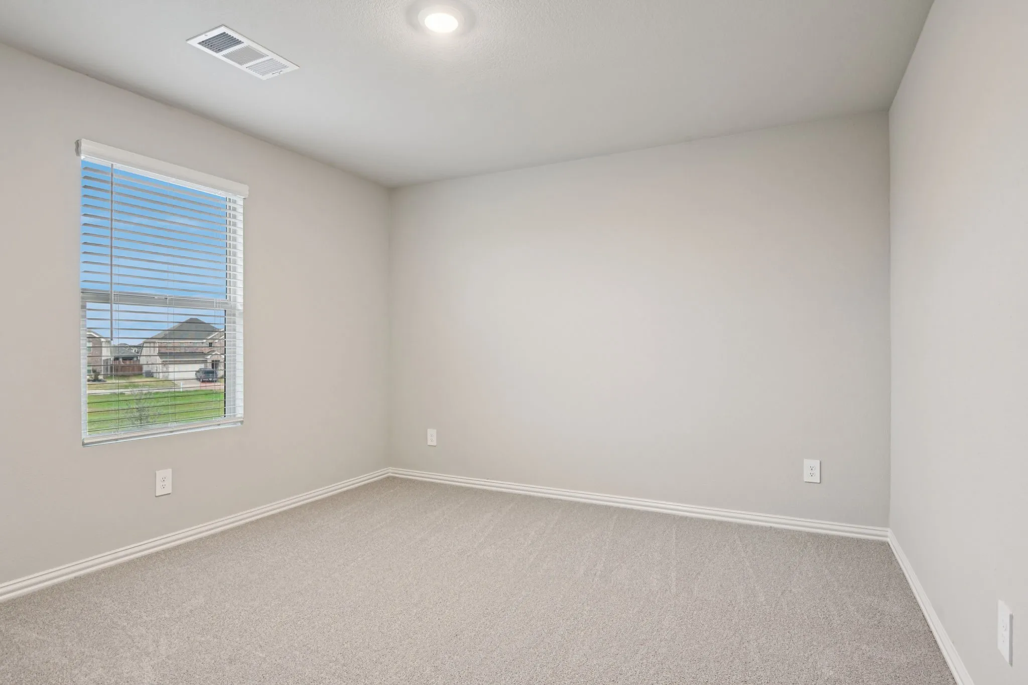  Photo is not of the actual home, but is an inspirational photo of builder’s model home and may depict options, furnishings, and/or decorator features that are not included.
