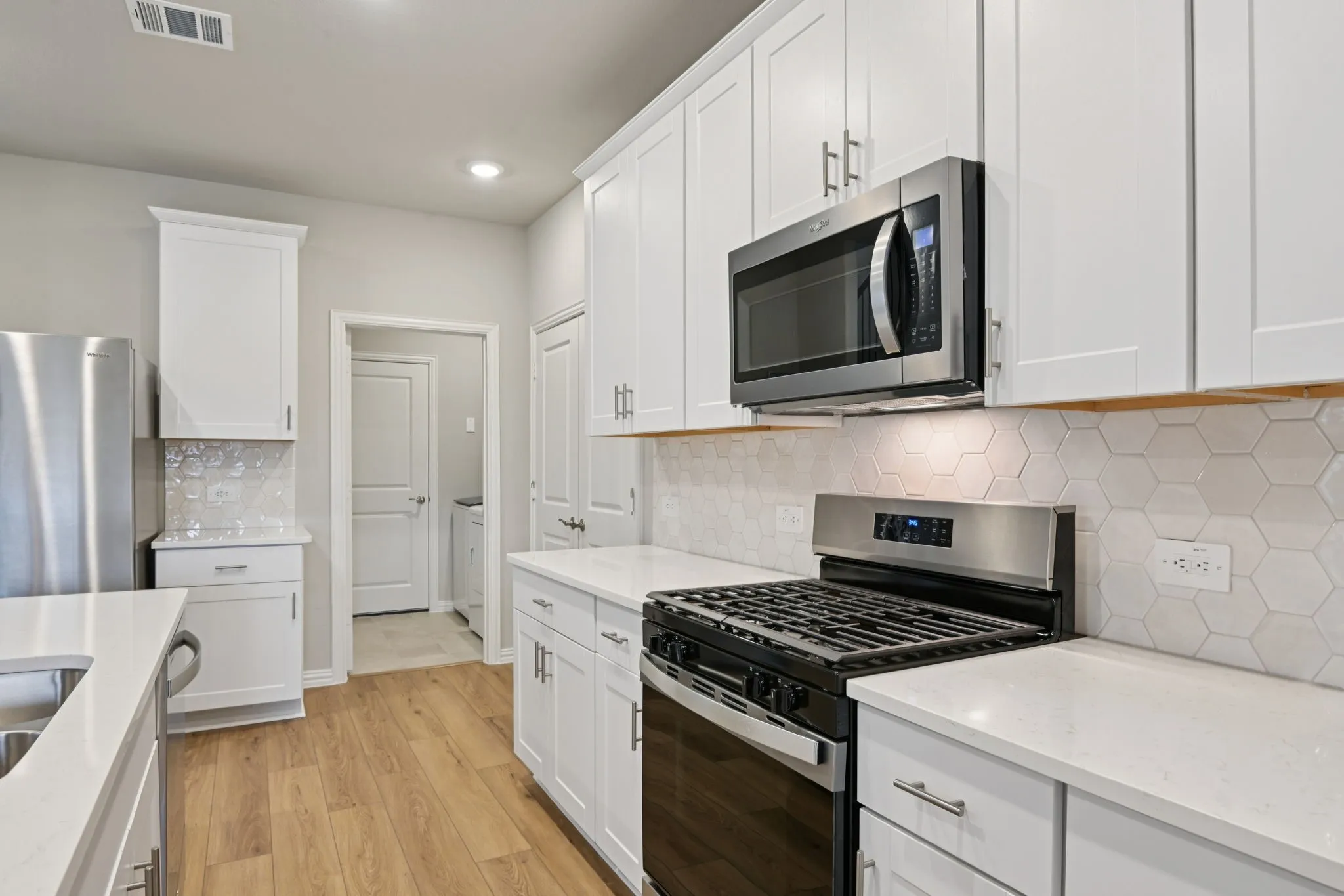  Photo is not of the actual home, but is an inspirational photo of builder’s model home and may depict options, furnishings, and/or decorator features that are not included.
