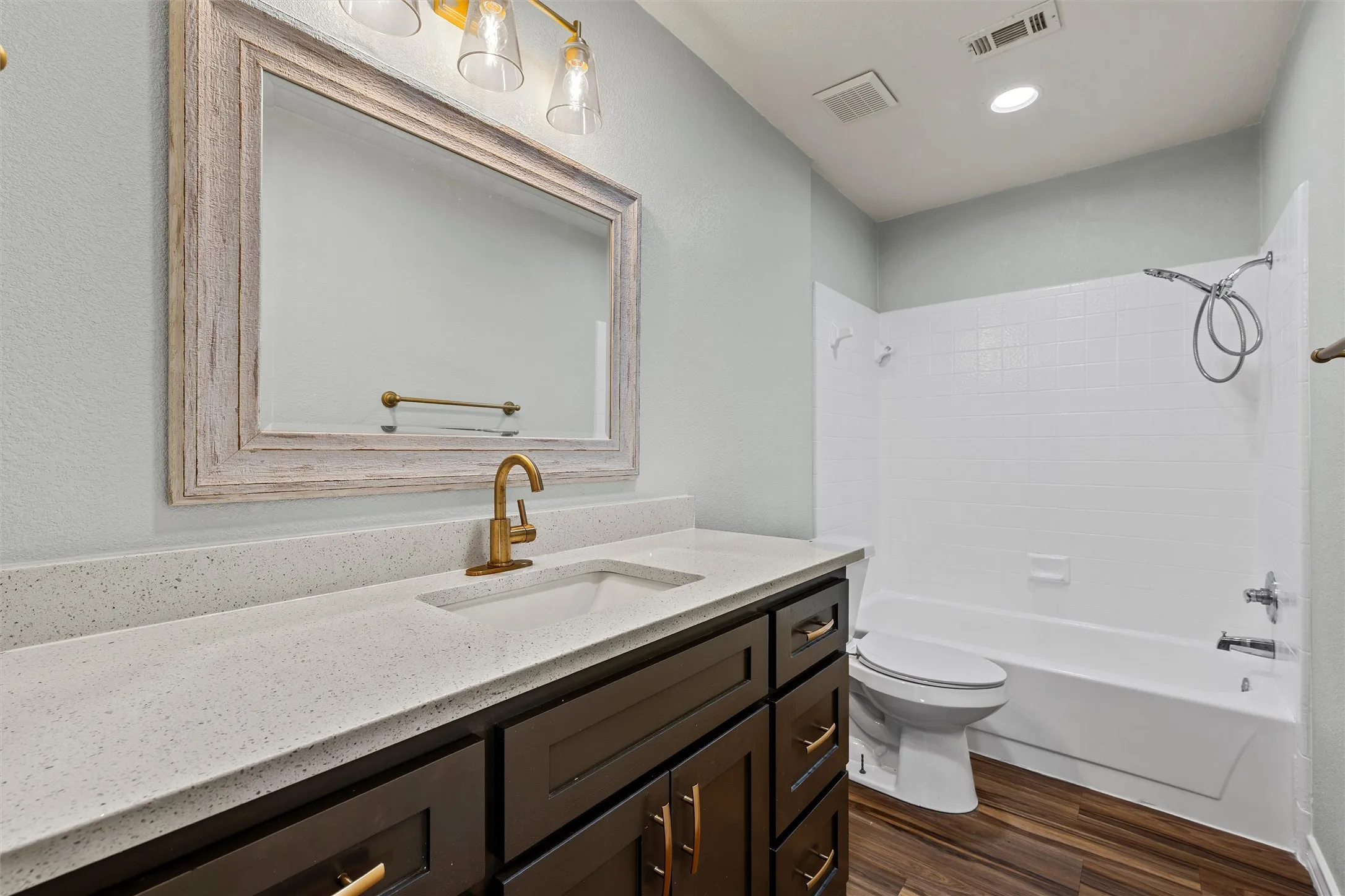 Single Family Residence For Sale in Mc Lennan County , 1301 Chapel Creek Road, Waco, Texas 76712, 3 Bedroom, 2 Bathroom, 2 Garage spaces, 1,368 Sqft, built in 1983, mls#21389869, Real Estate Agent in Waco, Homes For Sale in Mc Lennan county, Homes For Sale in Waco, Realtor in Waco Texas, Real Estate Brokerage Independent Realty Texas, Luminita Cordes Realtor