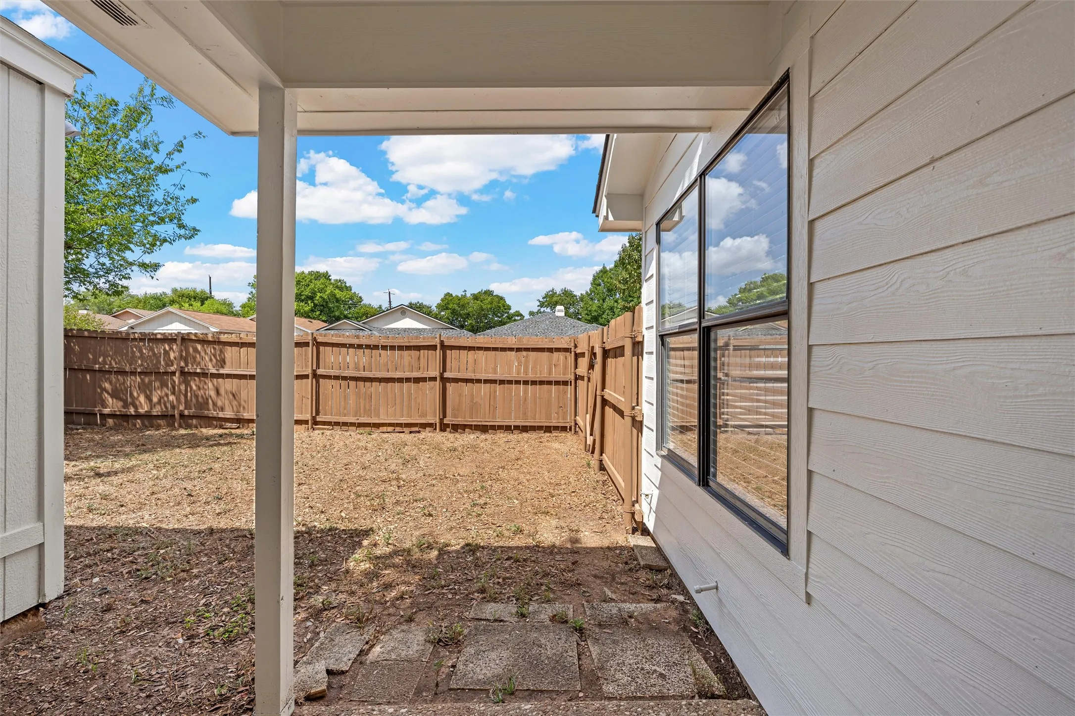 Single Family Residence For Sale in Mc Lennan County , 1301 Chapel Creek Road, Waco, Texas 76712, 3 Bedroom, 2 Bathroom, 2 Garage spaces, 1,368 Sqft, built in 1983, mls#21389869, Real Estate Agent in Waco, Homes For Sale in Mc Lennan county, Homes For Sale in Waco, Realtor in Waco Texas, Real Estate Brokerage Independent Realty Texas, Luminita Cordes Realtor