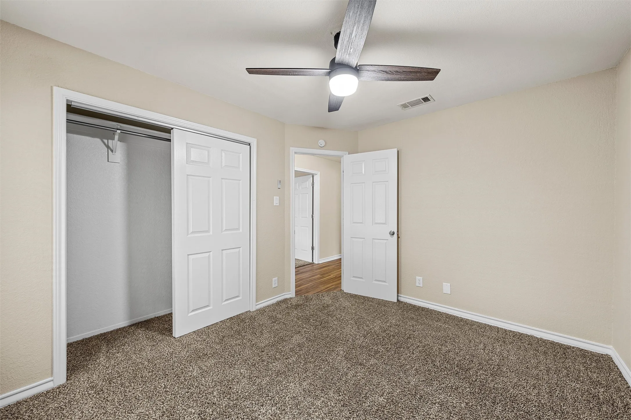 Single Family Residence For Sale in Mc Lennan County , 1301 Chapel Creek Road, Waco, Texas 76712, 3 Bedroom, 2 Bathroom, 2 Garage spaces, 1,368 Sqft, built in 1983, mls#21389869, Real Estate Agent in Waco, Homes For Sale in Mc Lennan county, Homes For Sale in Waco, Realtor in Waco Texas, Real Estate Brokerage Independent Realty Texas, Luminita Cordes Realtor
