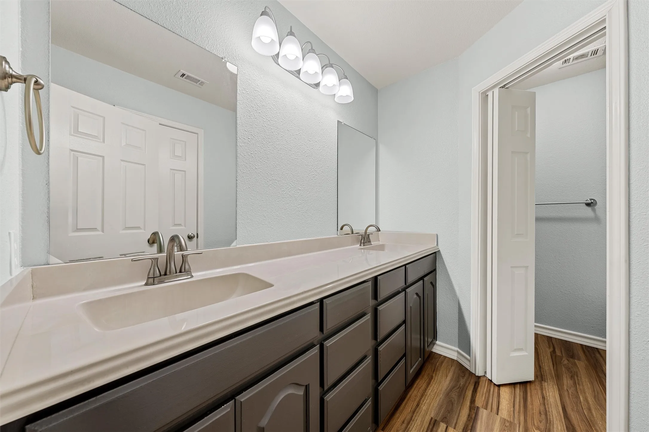 Single Family Residence For Sale in Mc Lennan County , 1301 Chapel Creek Road, Waco, Texas 76712, 3 Bedroom, 2 Bathroom, 2 Garage spaces, 1,368 Sqft, built in 1983, mls#21389869, Real Estate Agent in Waco, Homes For Sale in Mc Lennan county, Homes For Sale in Waco, Realtor in Waco Texas, Real Estate Brokerage Independent Realty Texas, Luminita Cordes Realtor