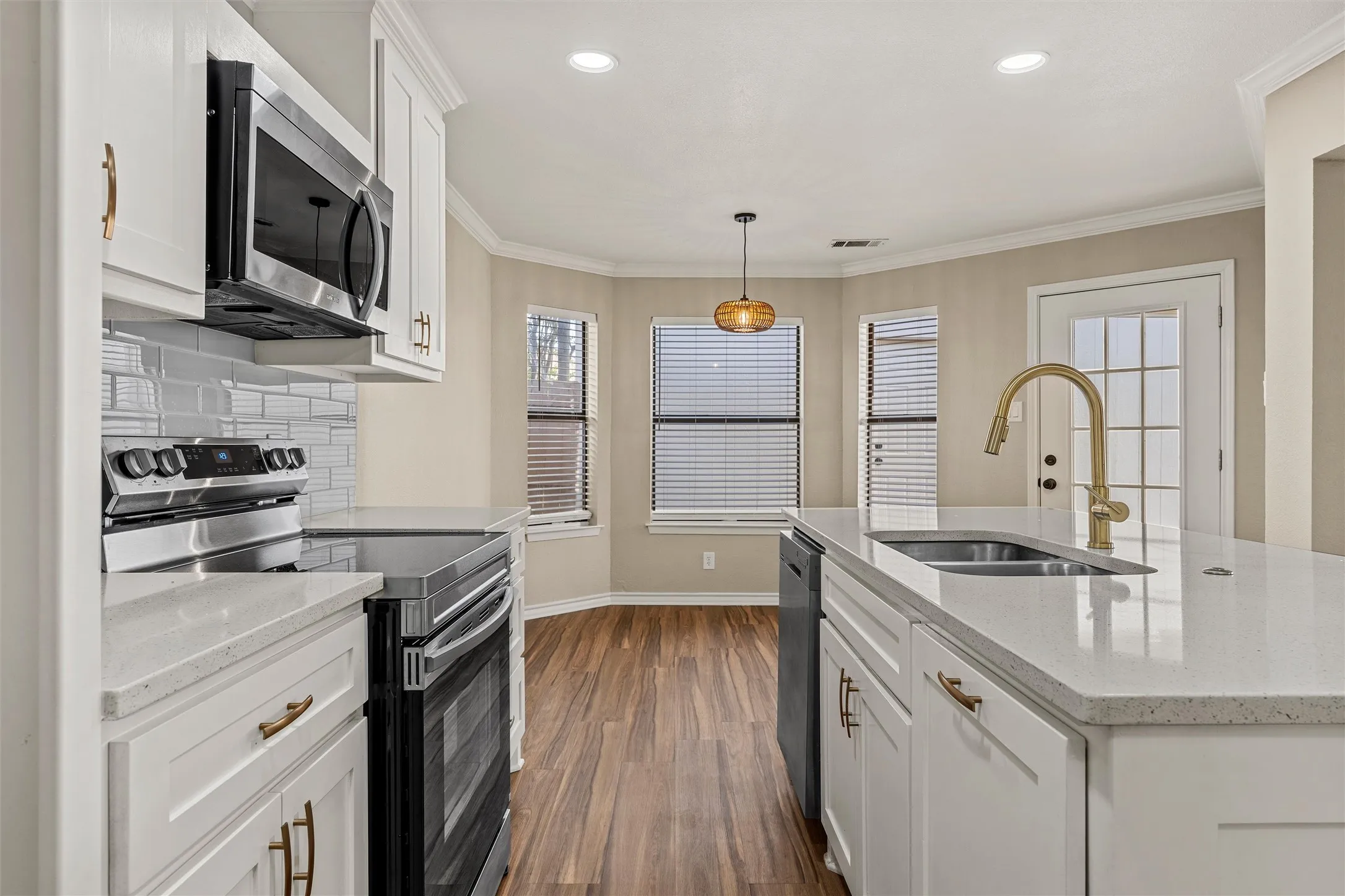 Single Family Residence For Sale in Mc Lennan County , 1301 Chapel Creek Road, Waco, Texas 76712, 3 Bedroom, 2 Bathroom, 2 Garage spaces, 1,368 Sqft, built in 1983, mls#21389869, Real Estate Agent in Waco, Homes For Sale in Mc Lennan county, Homes For Sale in Waco, Realtor in Waco Texas, Real Estate Brokerage Independent Realty Texas, Luminita Cordes Realtor