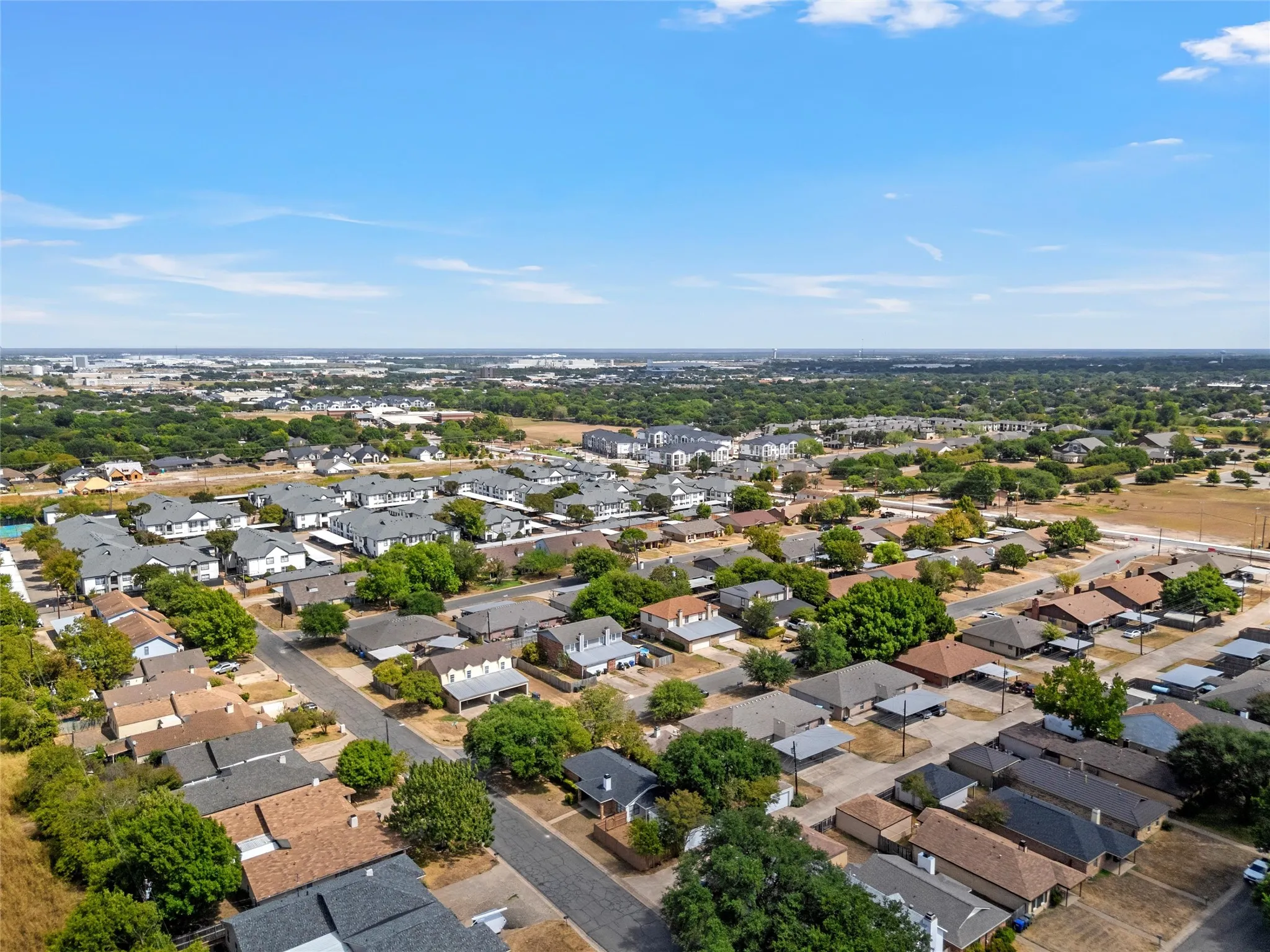 Single Family Residence For Sale in Mc Lennan County , 1301 Chapel Creek Road, Waco, Texas 76712, 3 Bedroom, 2 Bathroom, 2 Garage spaces, 1,368 Sqft, built in 1983, mls#21389869, Real Estate Agent in Waco, Homes For Sale in Mc Lennan county, Homes For Sale in Waco, Realtor in Waco Texas, Real Estate Brokerage Independent Realty Texas, Luminita Cordes Realtor