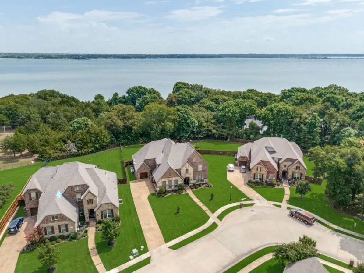 Single Family Residence For Sale in Dallas County , 9002 Forest Park Court, Rowlett, Texas 75089, 6 Bedroom, 6 Bathroom, 3 Garage spaces, 4,862 Sqft, built in 2016, mls#21390316, Real Estate Agent in Rowlett, Homes For Sale in Dallas county, Homes For Sale in Rowlett, Realtor in Rowlett Texas, Real Estate Brokerage Independent Realty Texas, Luminita Cordes Realtor