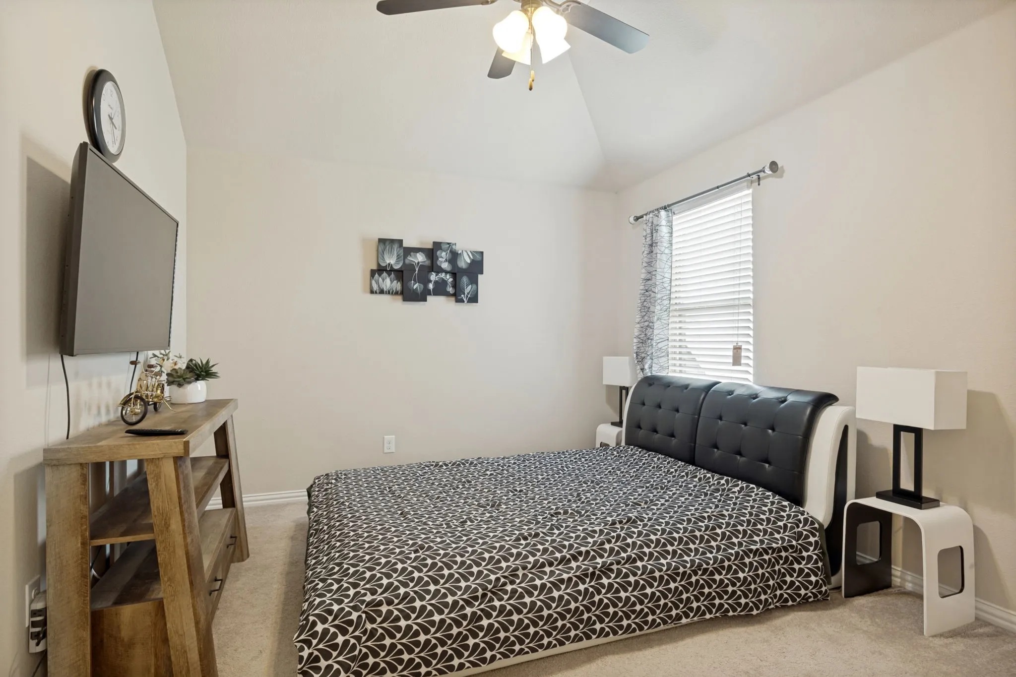 Single Family Residence For Sale in Dallas County , 9002 Forest Park Court, Rowlett, Texas 75089, 6 Bedroom, 6 Bathroom, 3 Garage spaces, 4,862 Sqft, built in 2016, mls#21390316, Real Estate Agent in Rowlett, Homes For Sale in Dallas county, Homes For Sale in Rowlett, Realtor in Rowlett Texas, Real Estate Brokerage Independent Realty Texas, Luminita Cordes Realtor