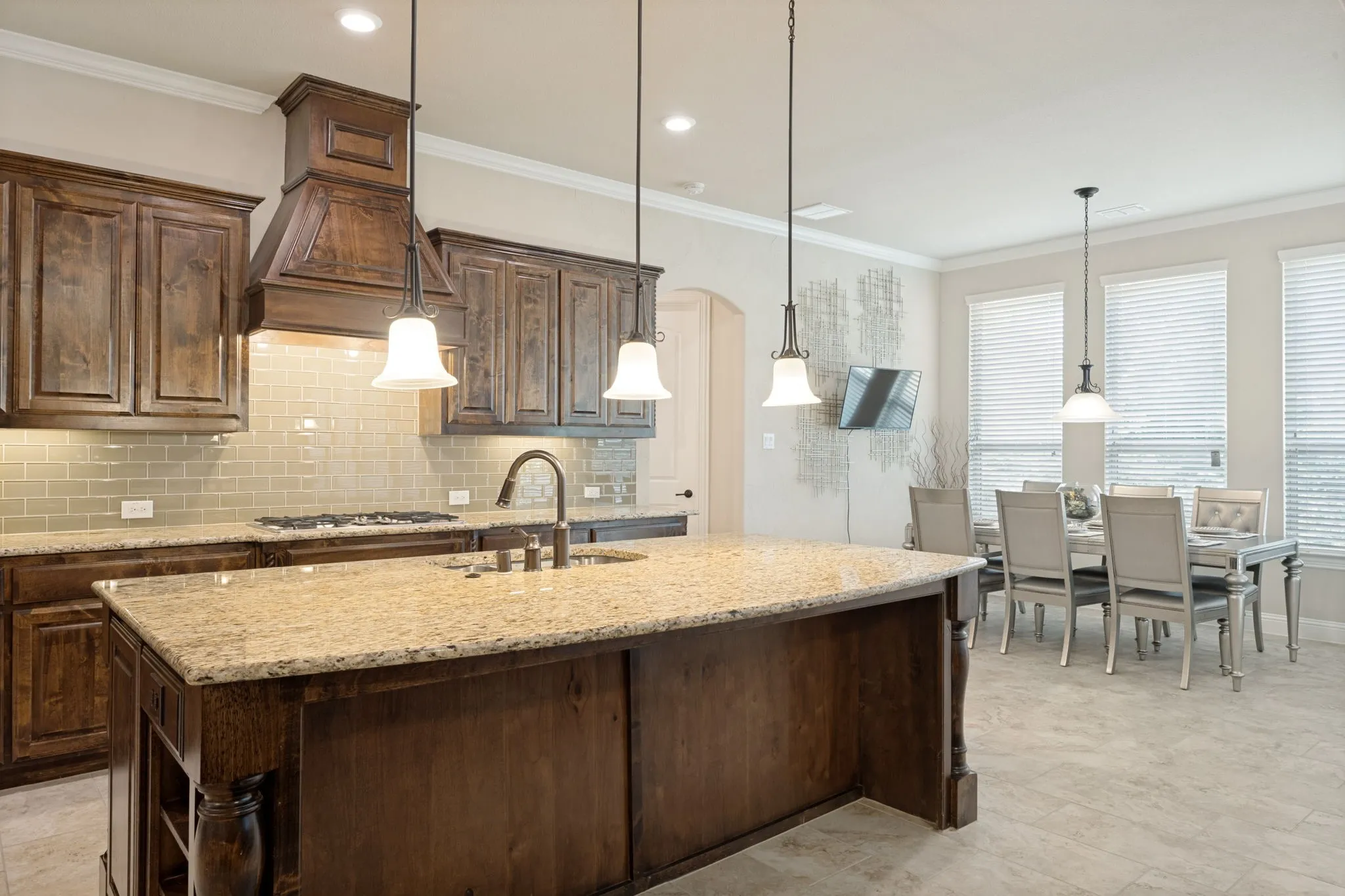 Single Family Residence For Sale in Dallas County , 9002 Forest Park Court, Rowlett, Texas 75089, 6 Bedroom, 6 Bathroom, 3 Garage spaces, 4,862 Sqft, built in 2016, mls#21390316, Real Estate Agent in Rowlett, Homes For Sale in Dallas county, Homes For Sale in Rowlett, Realtor in Rowlett Texas, Real Estate Brokerage Independent Realty Texas, Luminita Cordes Realtor