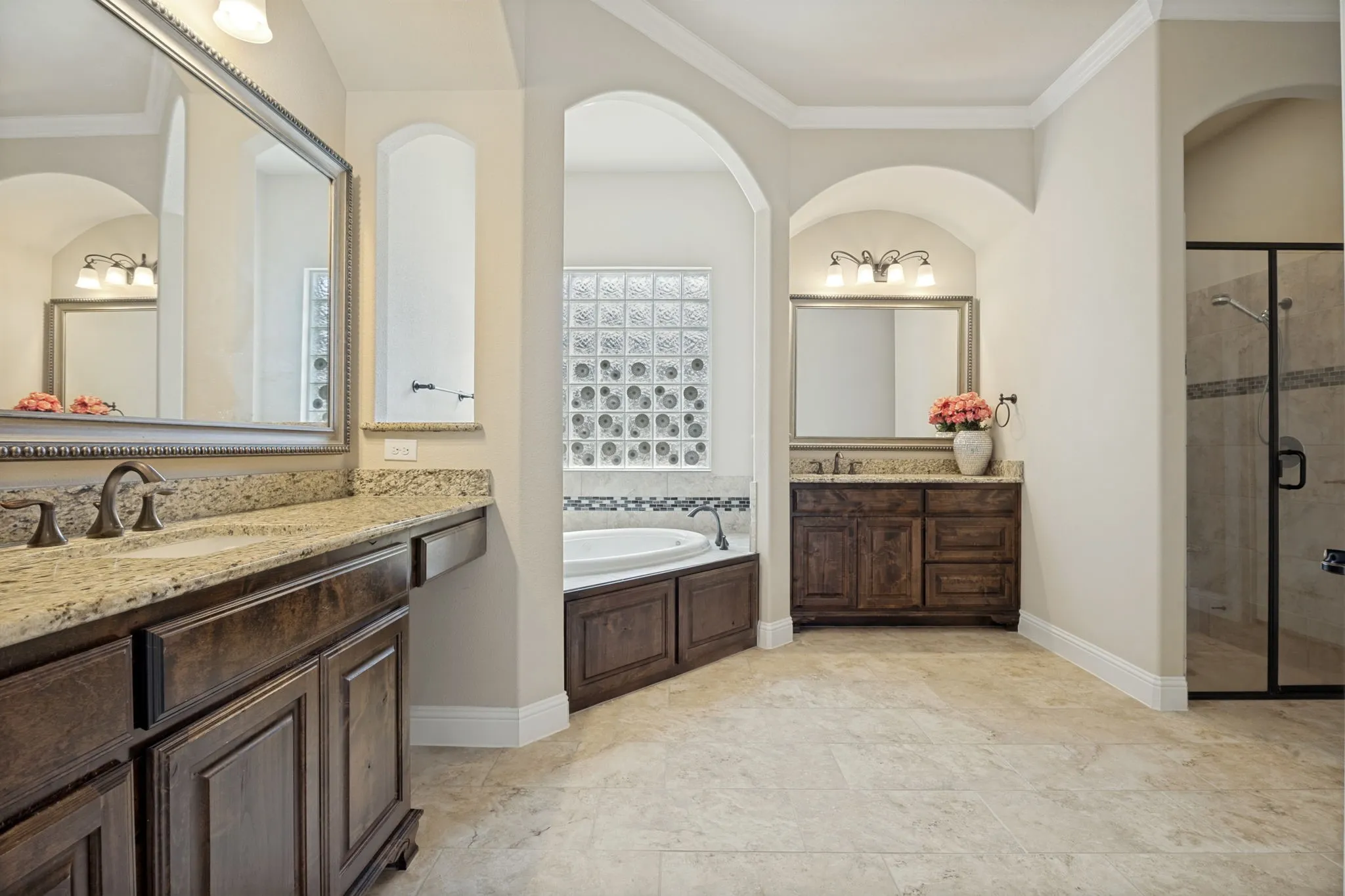 Single Family Residence For Sale in Dallas County , 9002 Forest Park Court, Rowlett, Texas 75089, 6 Bedroom, 6 Bathroom, 3 Garage spaces, 4,862 Sqft, built in 2016, mls#21390316, Real Estate Agent in Rowlett, Homes For Sale in Dallas county, Homes For Sale in Rowlett, Realtor in Rowlett Texas, Real Estate Brokerage Independent Realty Texas, Luminita Cordes Realtor