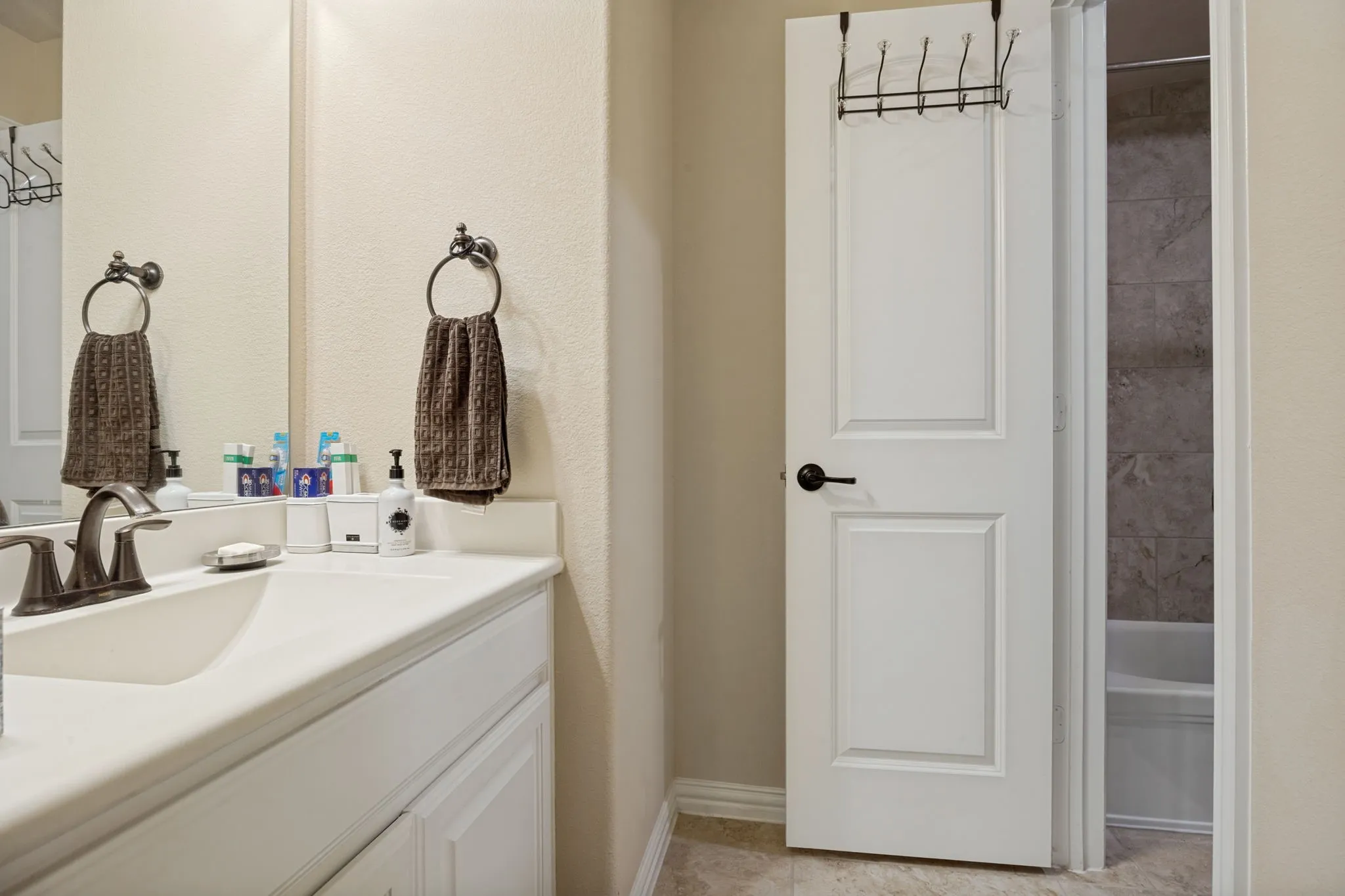 Single Family Residence For Sale in Dallas County , 9002 Forest Park Court, Rowlett, Texas 75089, 6 Bedroom, 6 Bathroom, 3 Garage spaces, 4,862 Sqft, built in 2016, mls#21390316, Real Estate Agent in Rowlett, Homes For Sale in Dallas county, Homes For Sale in Rowlett, Realtor in Rowlett Texas, Real Estate Brokerage Independent Realty Texas, Luminita Cordes Realtor