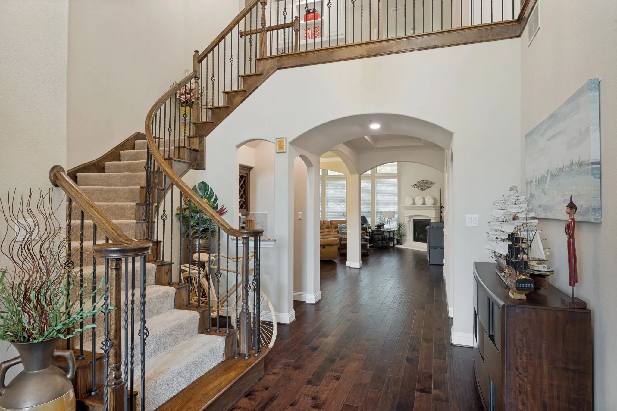 Single Family Residence For Sale in Dallas County , 9002 Forest Park Court, Rowlett, Texas 75089, 6 Bedroom, 6 Bathroom, 3 Garage spaces, 4,862 Sqft, built in 2016, mls#21390316, Real Estate Agent in Rowlett, Homes For Sale in Dallas county, Homes For Sale in Rowlett, Realtor in Rowlett Texas, Real Estate Brokerage Independent Realty Texas, Luminita Cordes Realtor