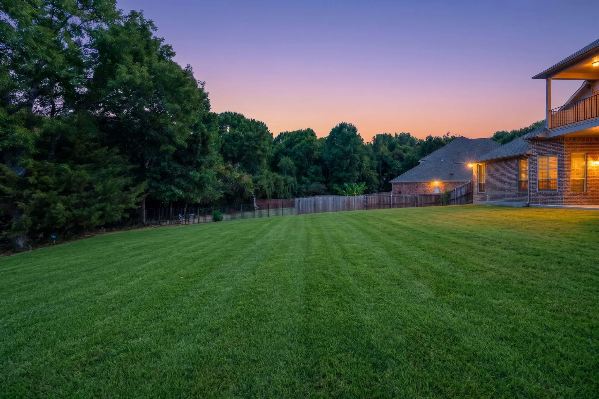 Single Family Residence For Sale in Dallas County , 9002 Forest Park Court, Rowlett, Texas 75089, 6 Bedroom, 6 Bathroom, 3 Garage spaces, 4,862 Sqft, built in 2016, mls#21390316, Real Estate Agent in Rowlett, Homes For Sale in Dallas county, Homes For Sale in Rowlett, Realtor in Rowlett Texas, Real Estate Brokerage Independent Realty Texas, Luminita Cordes Realtor